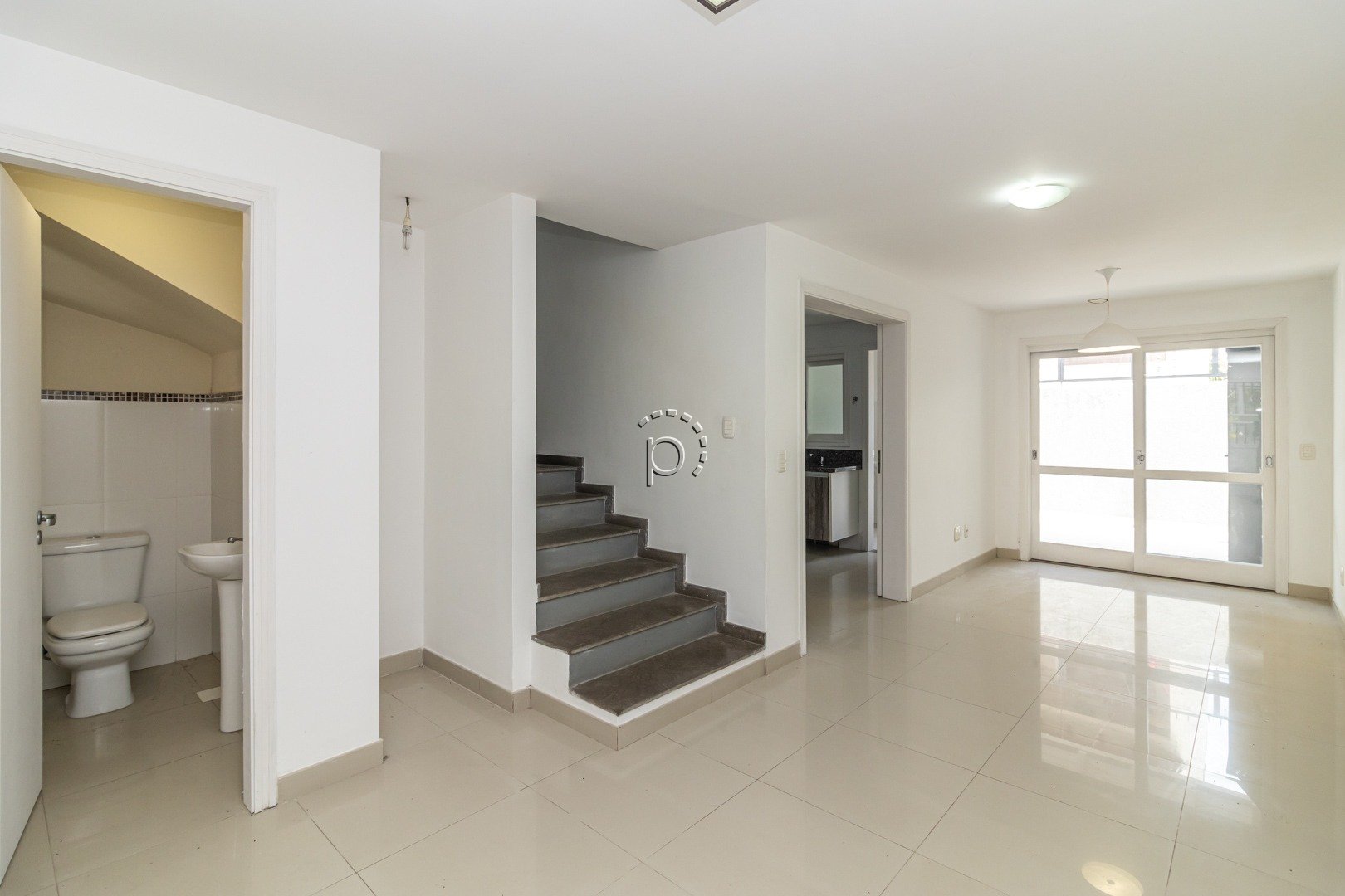 Casa em Condomínio para alugar com 133m², 3 quartos, 1 suíte, 3 vagas no bairro Hípica em Porto Alegre - Foto 3