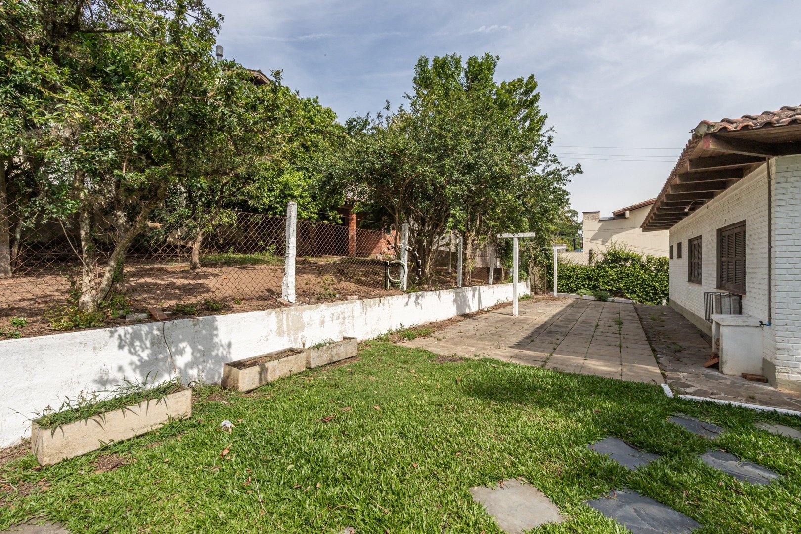 Casa para alugar com 262m², 2 quartos, 2 suítes, 2 vagas no bairro Ipanema em Porto Alegre - Foto 47