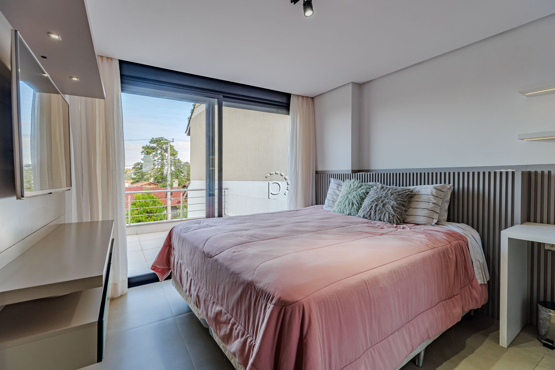 Casa à venda com 380m², 4 quartos, 4 suítes, 4 vagas no bairro Vila Assunção em Porto Alegre - Foto 20