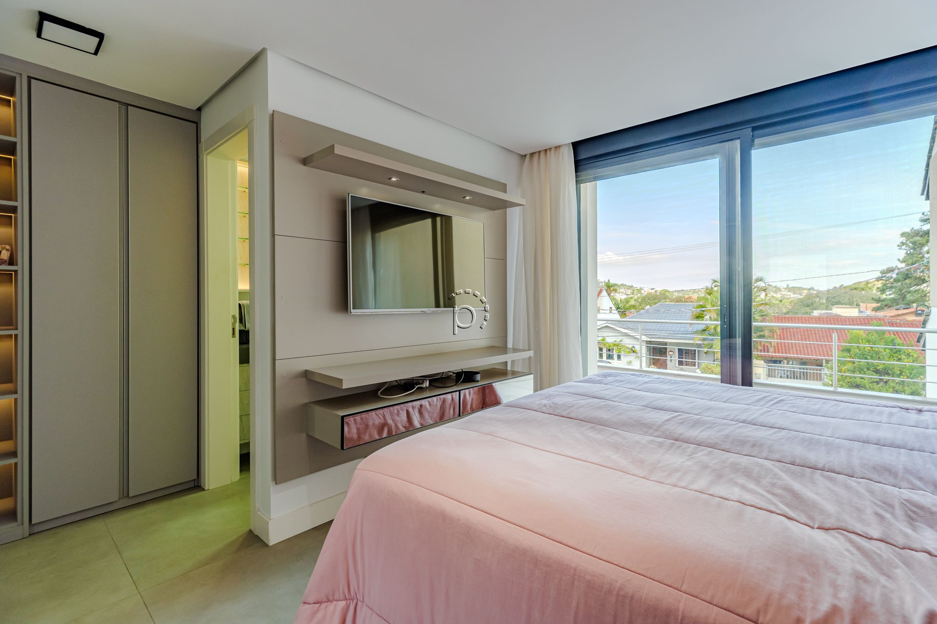 Casa à venda com 380m², 4 quartos, 4 suítes, 4 vagas no bairro Vila Assunção em Porto Alegre - Foto 21