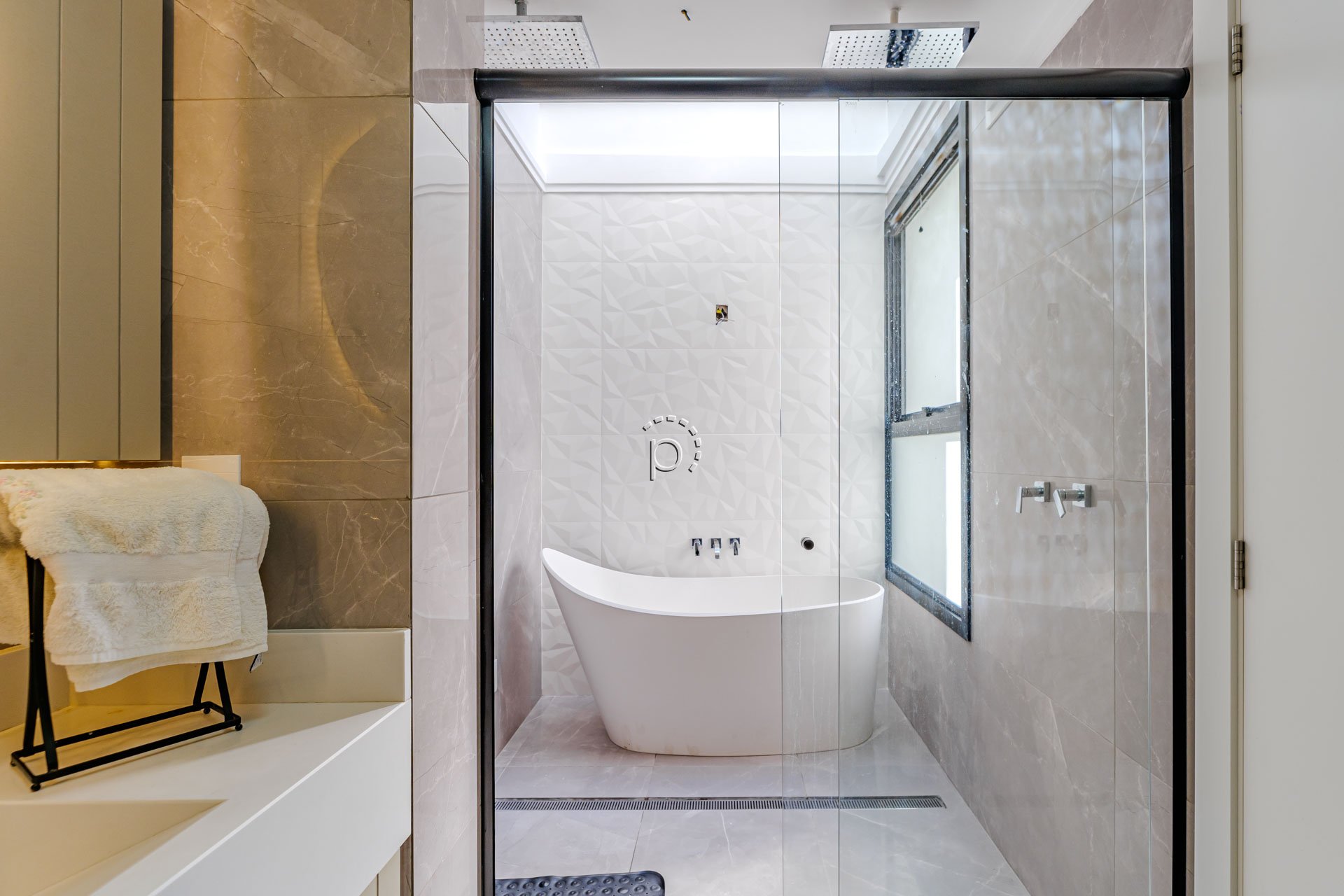 Casa à venda com 380m², 4 quartos, 4 suítes, 4 vagas no bairro Vila Assunção em Porto Alegre - Foto 15