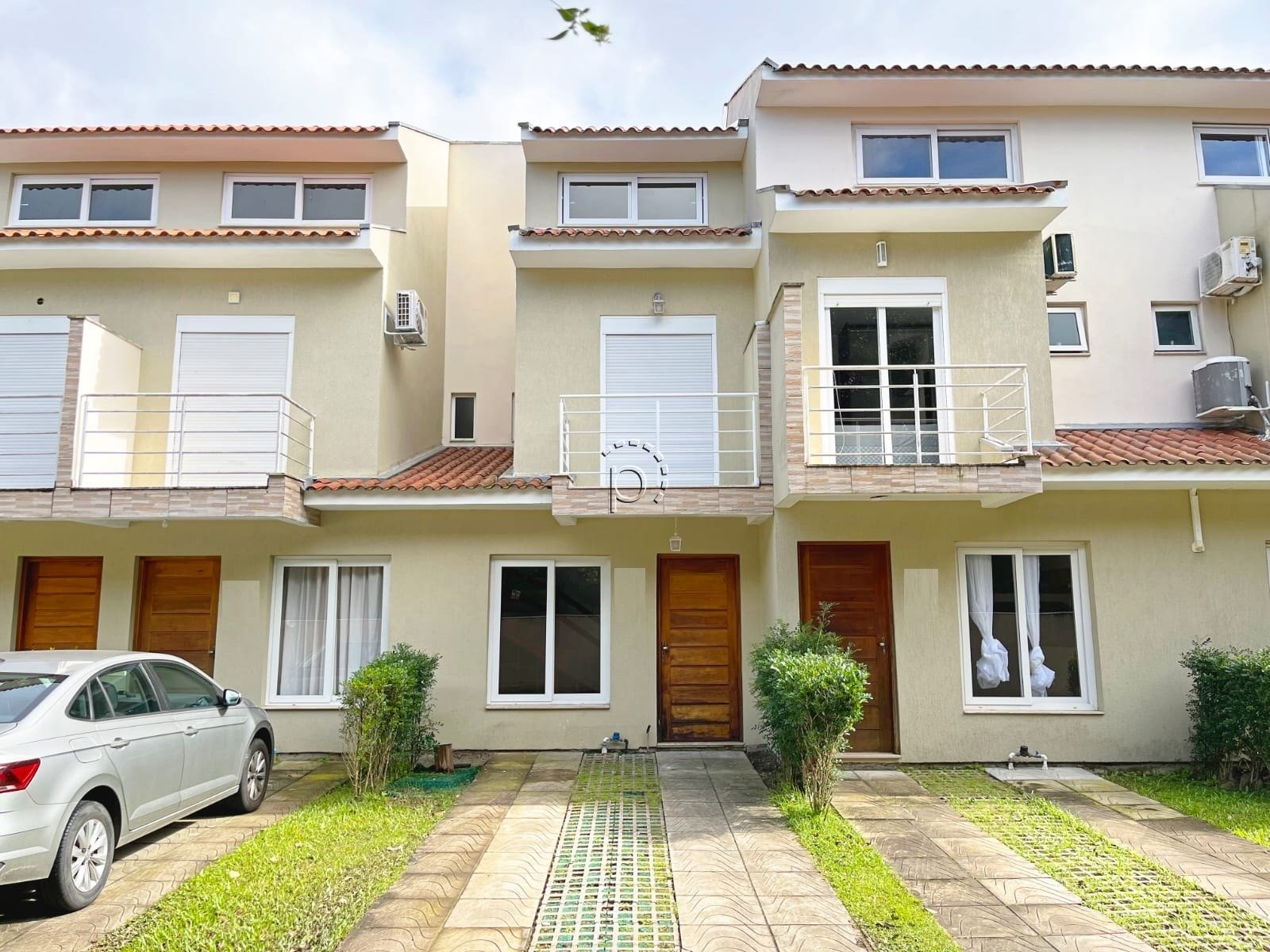 Casa em Condomínio para alugar com 100m², 2 quartos, 1 vaga no bairro Hípica em Porto Alegre