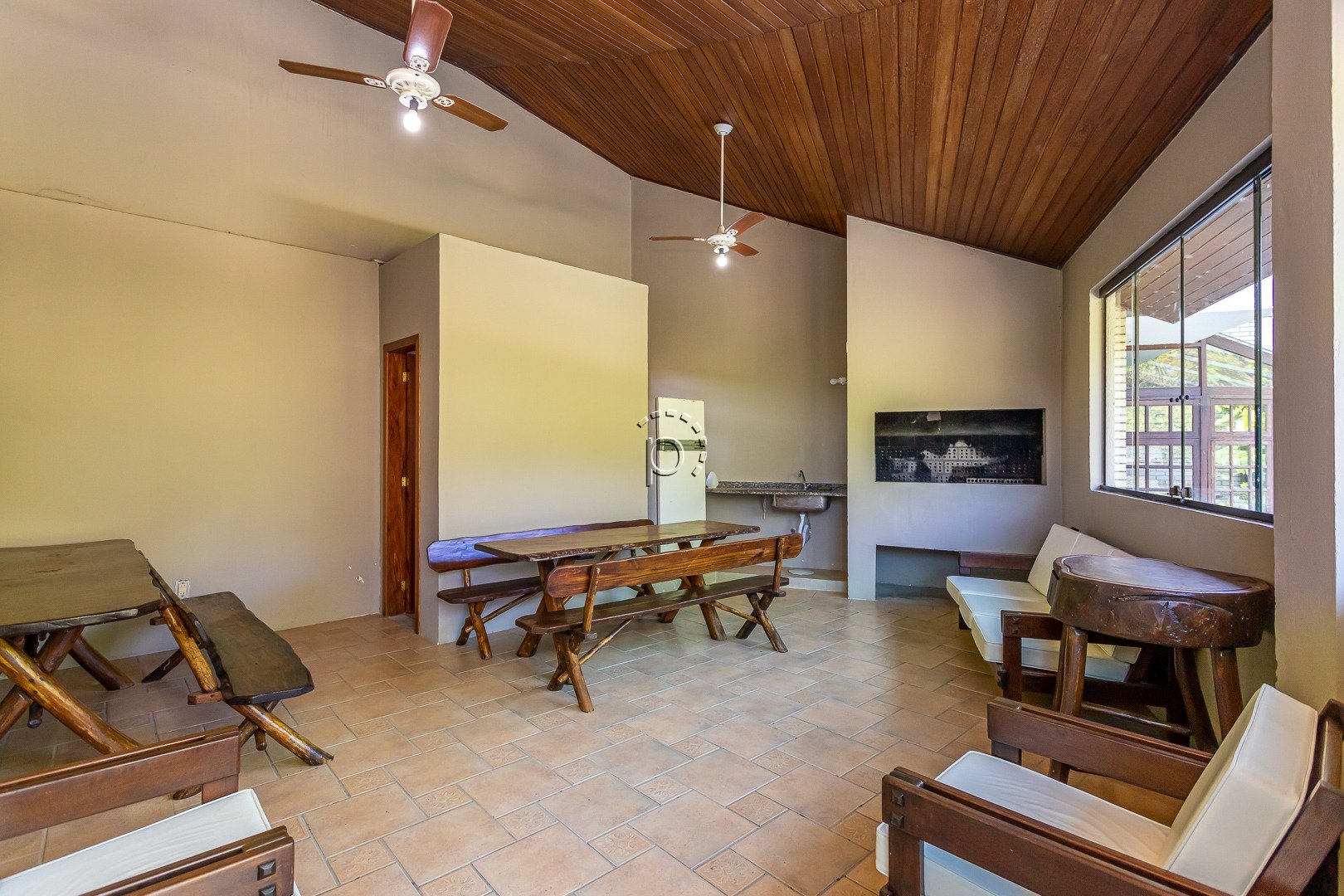 Casa em Condomínio para alugar com 318m², 4 quartos, 4 suítes, 4 vagas no bairro Tristeza em Porto Alegre - Foto 56