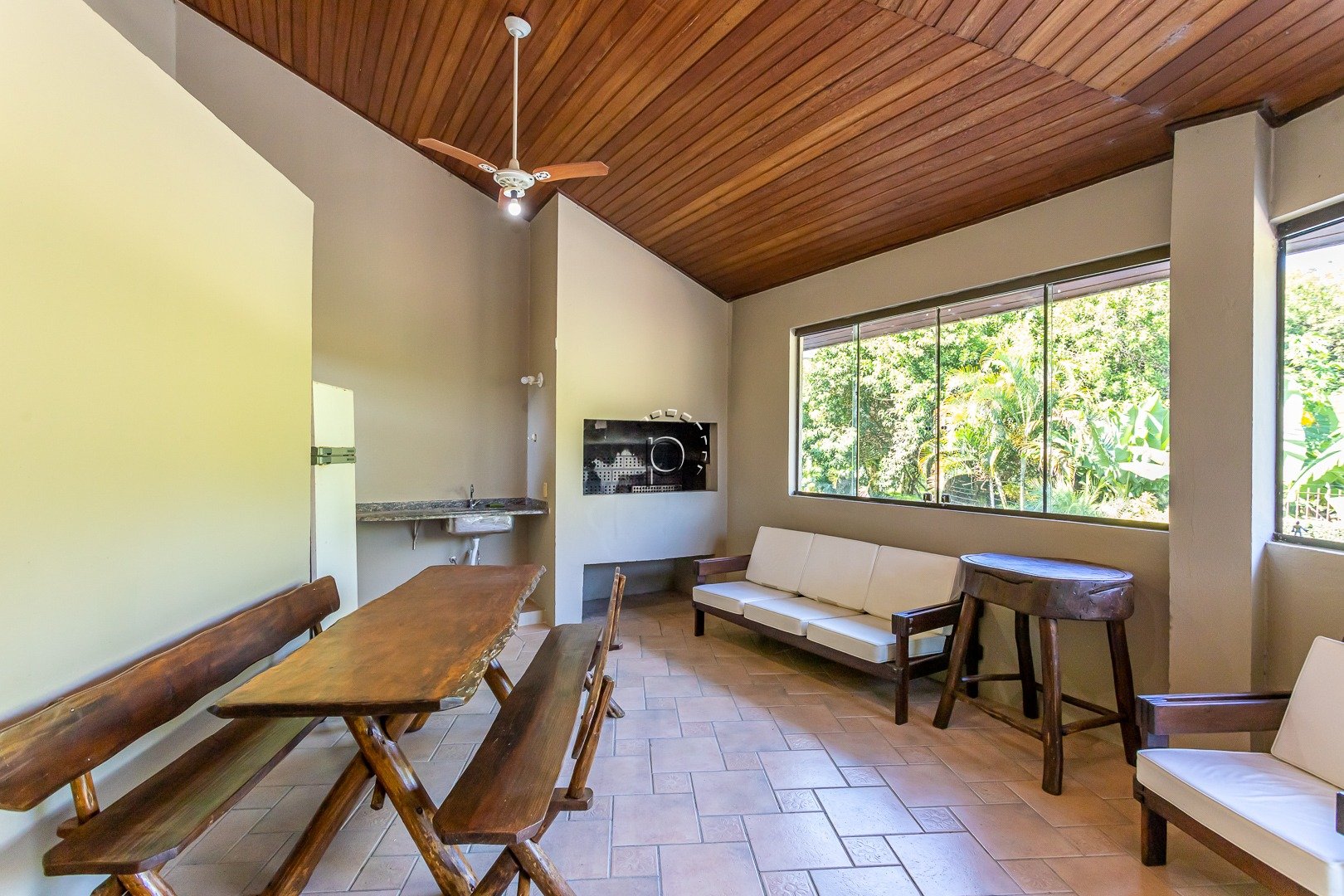Casa em Condomínio para alugar com 318m², 4 quartos, 4 suítes, 4 vagas no bairro Tristeza em Porto Alegre - Foto 57