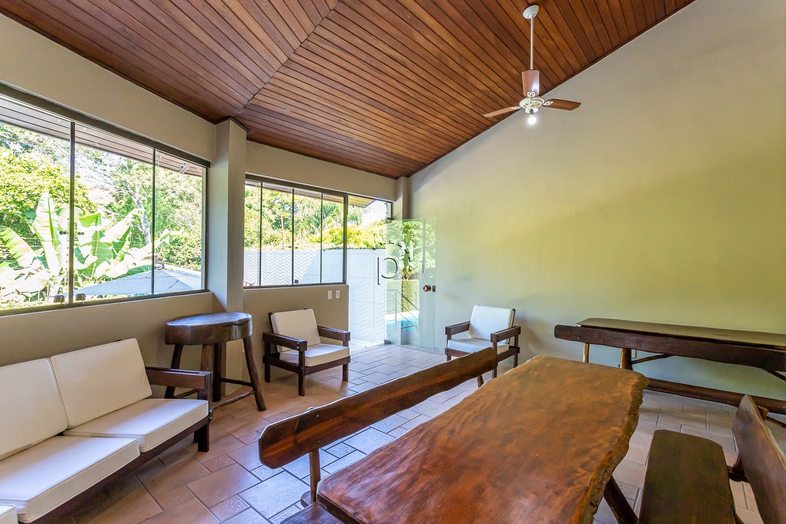 Casa em Condomínio para alugar com 318m², 4 quartos, 4 suítes, 4 vagas no bairro Tristeza em Porto Alegre - Foto 58