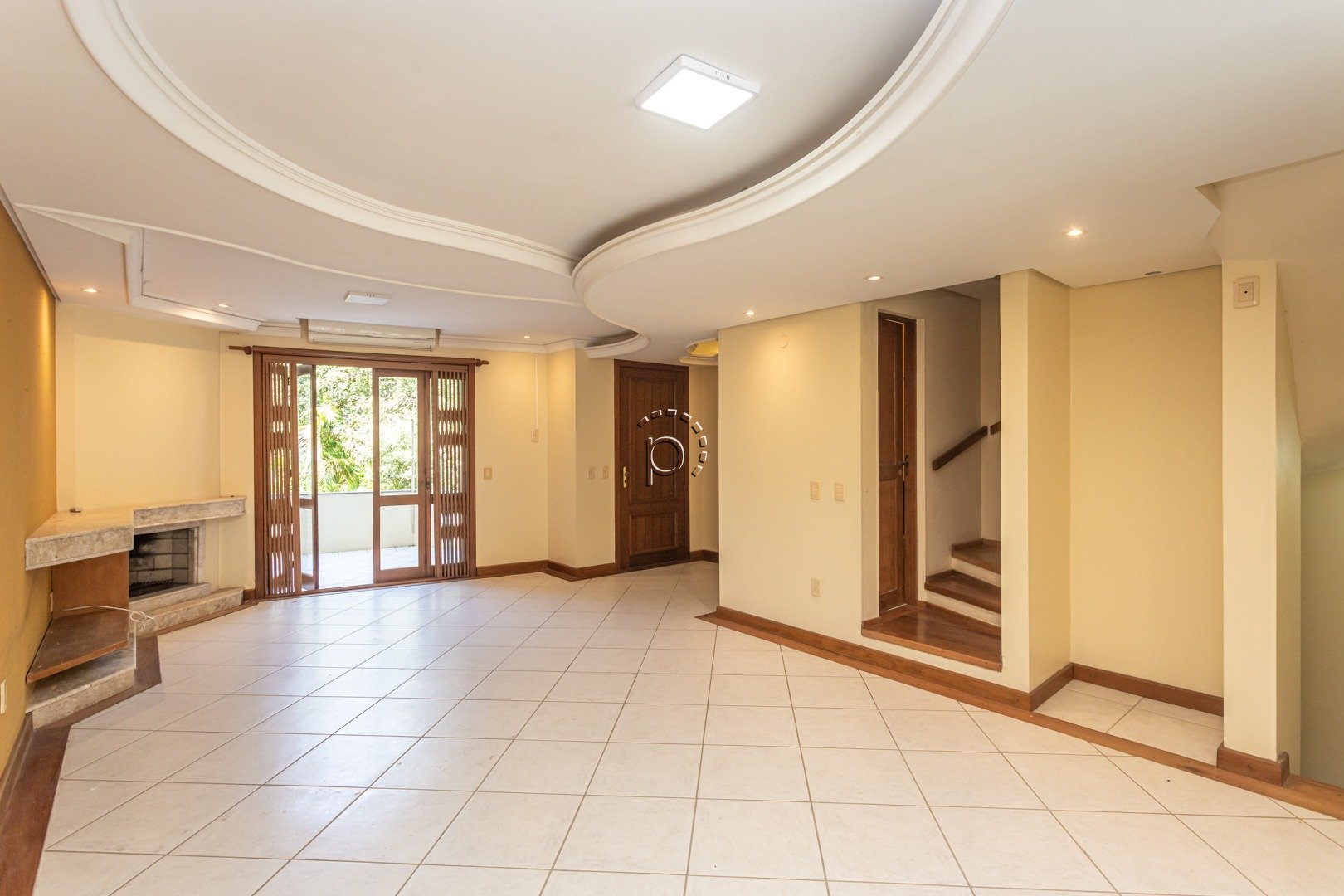 Casa em Condomínio para alugar com 318m², 4 quartos, 4 suítes, 4 vagas no bairro Tristeza em Porto Alegre - Foto 5