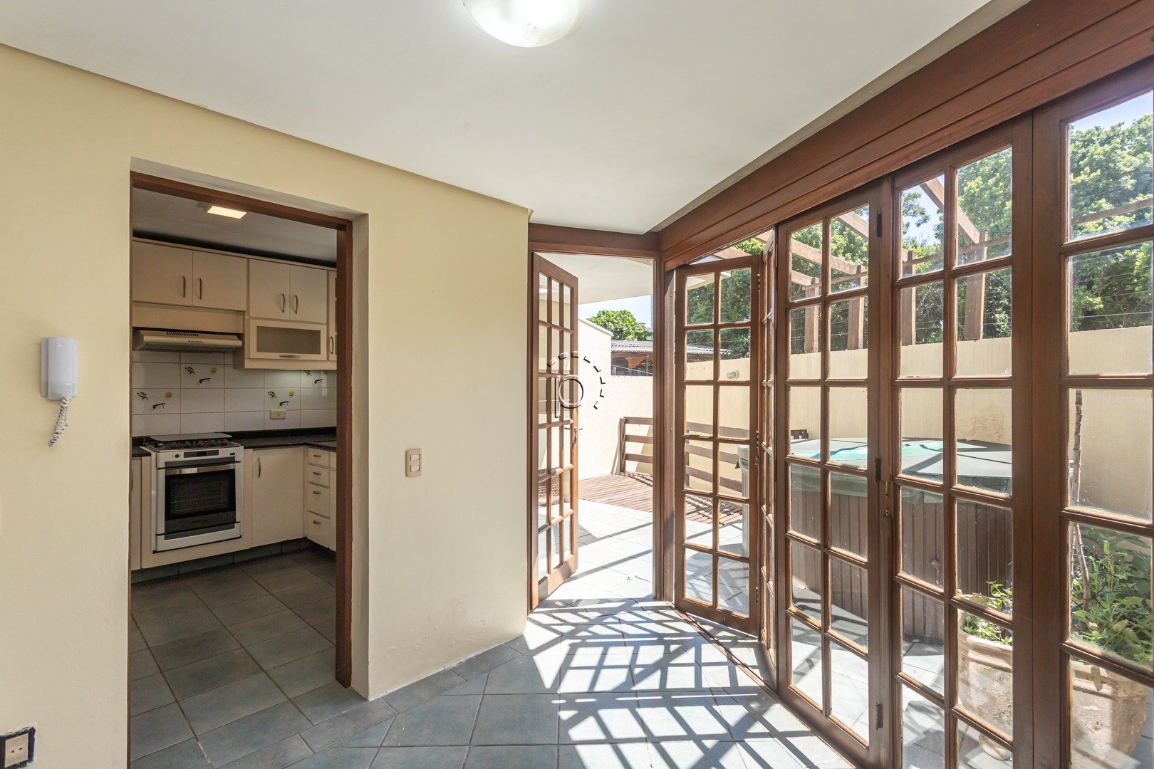 Casa em Condomínio para alugar com 318m², 4 quartos, 4 suítes, 4 vagas no bairro Tristeza em Porto Alegre - Foto 10
