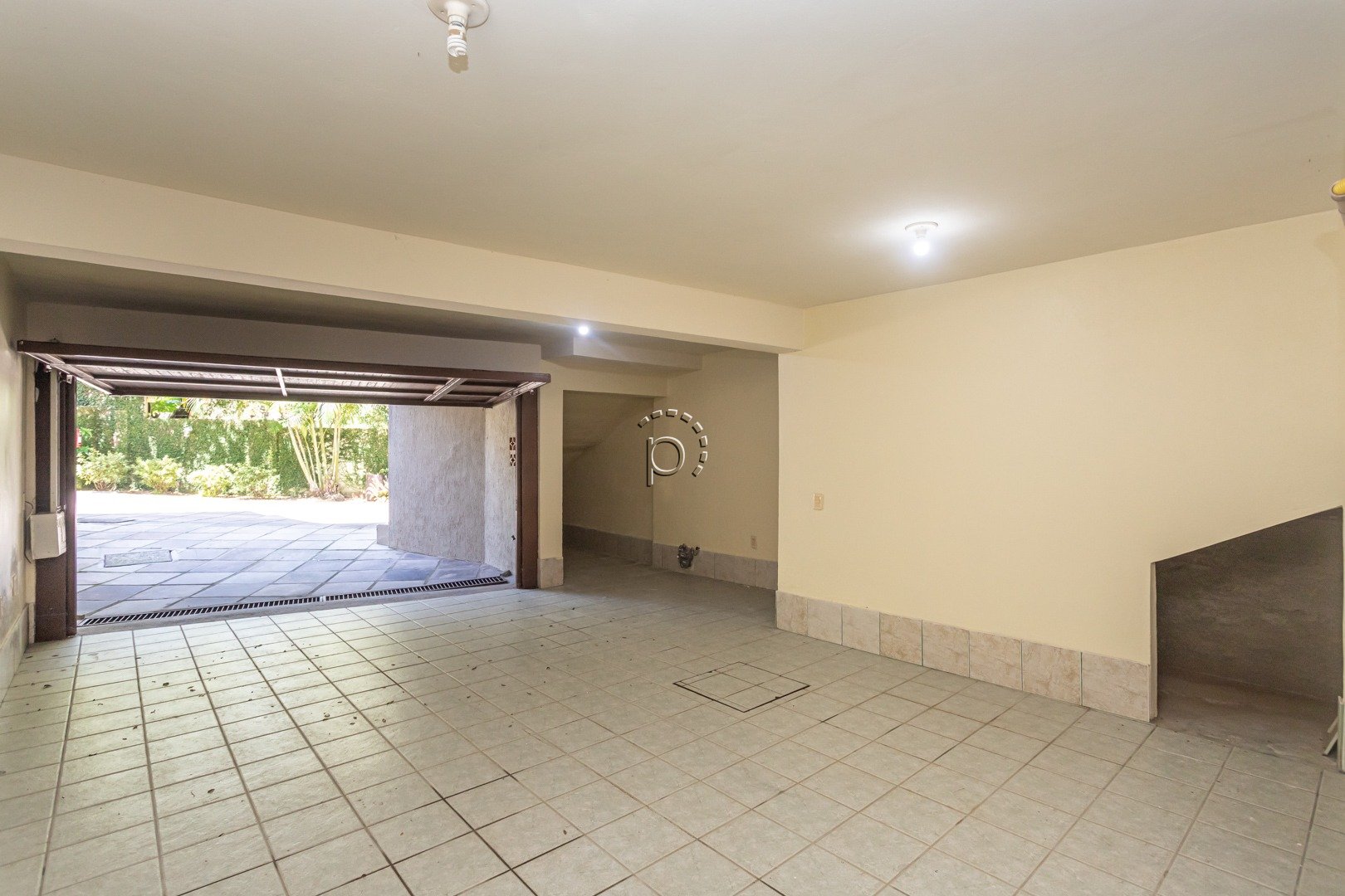 Casa em Condomínio para alugar com 318m², 4 quartos, 4 suítes, 4 vagas no bairro Tristeza em Porto Alegre - Foto 50