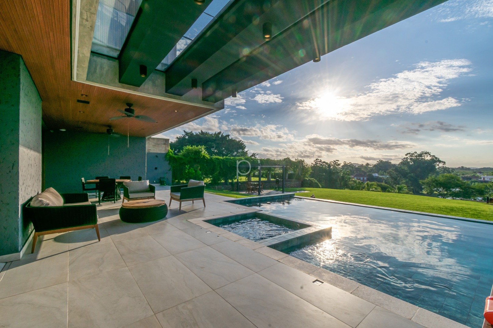 Casa em Condomínio para alugar com 600m², 5 quartos, 5 suítes, 4 vagas no bairro Terra Ville em Porto Alegre - Foto 5