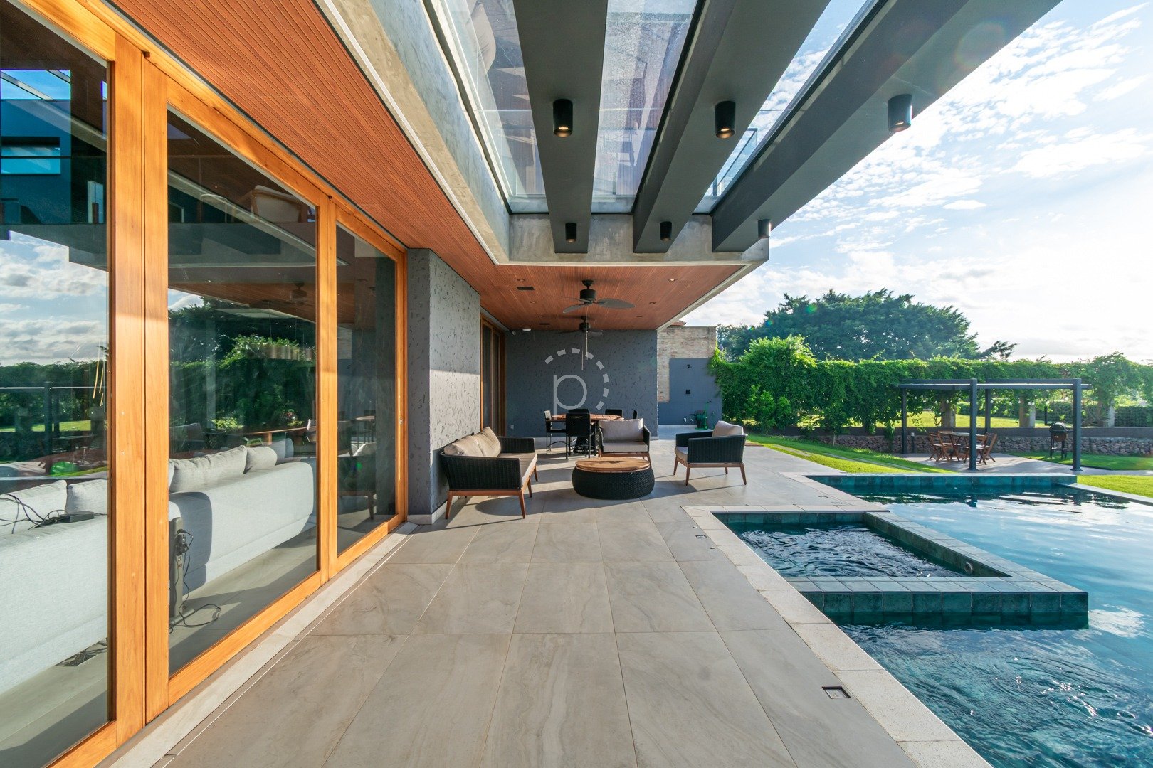 Casa em Condomínio para alugar com 600m², 5 quartos, 5 suítes, 4 vagas no bairro Terra Ville em Porto Alegre - Foto 7