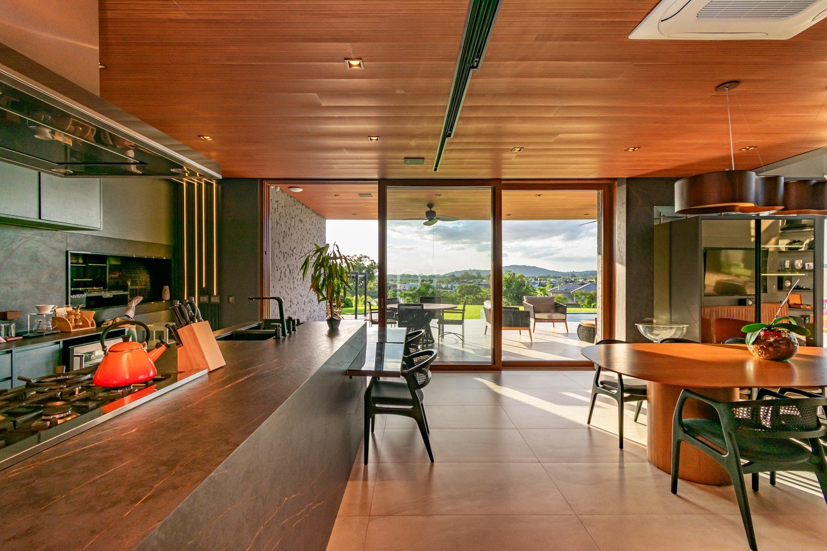 Casa em Condomínio para alugar com 600m², 5 quartos, 5 suítes, 4 vagas no bairro Terra Ville em Porto Alegre - Foto 21