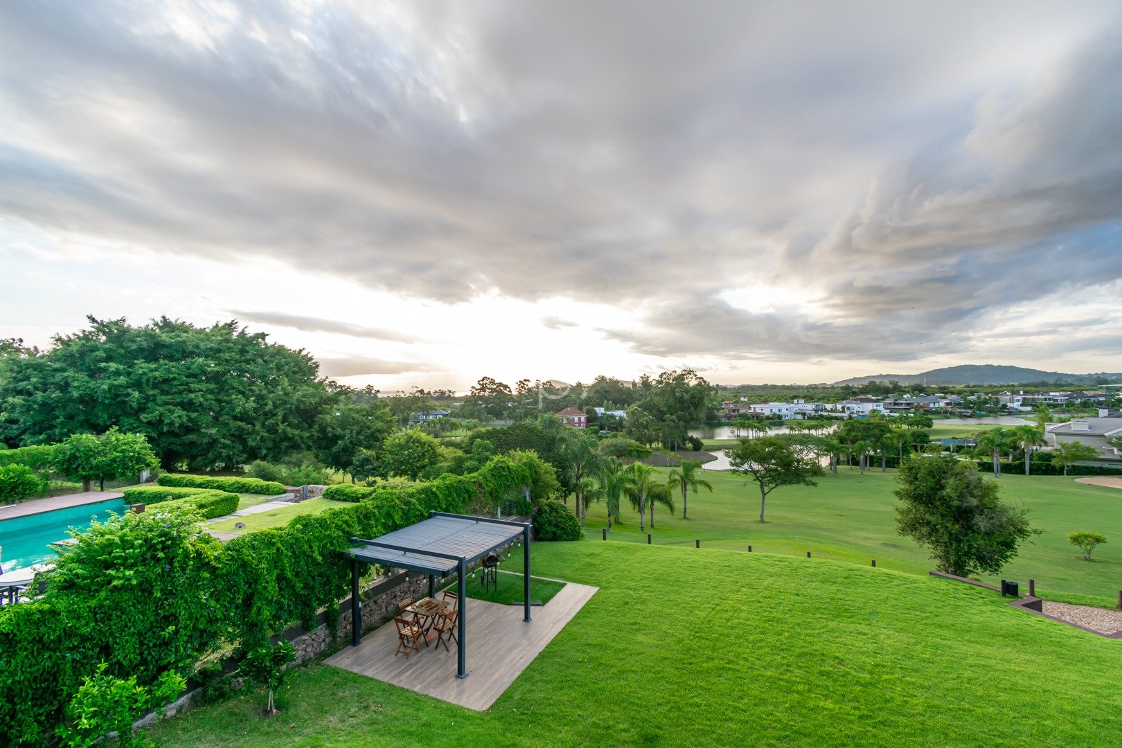 Casa em Condomínio para alugar com 600m², 5 quartos, 5 suítes, 4 vagas no bairro Terra Ville em Porto Alegre - Foto 39