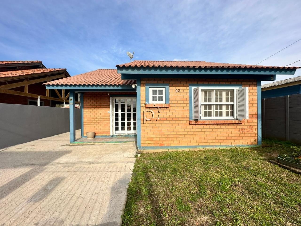 Casa à venda com 121m², 3 quartos, 1 suíte no bairro Belem Novo em Porto Alegre