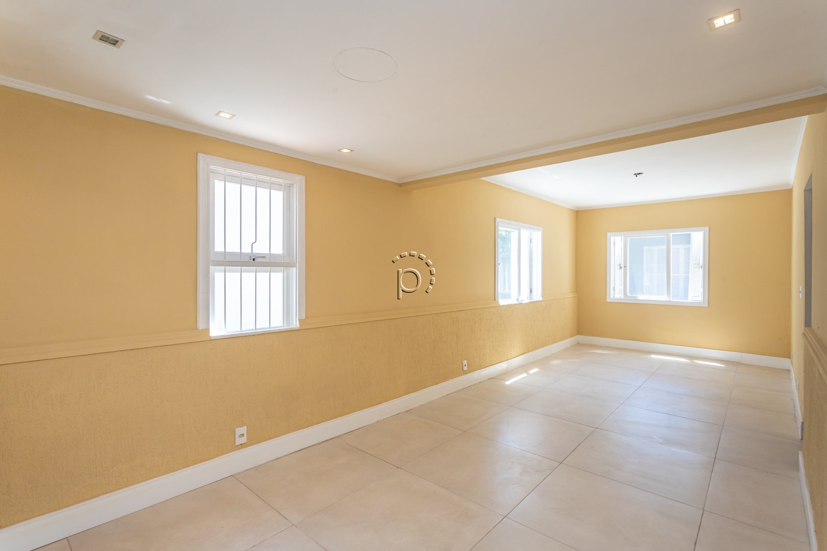 Casa à venda com 328m², 4 quartos, 1 suíte, 8 vagas no bairro Ipanema em Porto Alegre - Foto 3