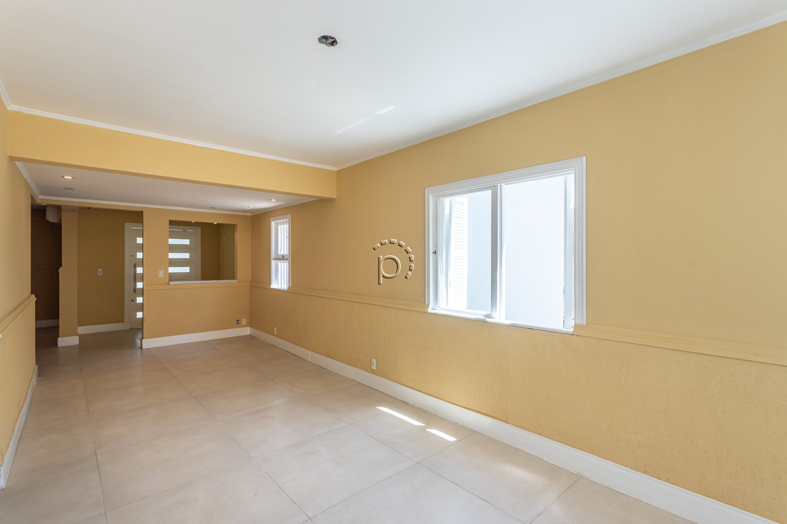 Casa à venda com 328m², 4 quartos, 1 suíte, 8 vagas no bairro Ipanema em Porto Alegre