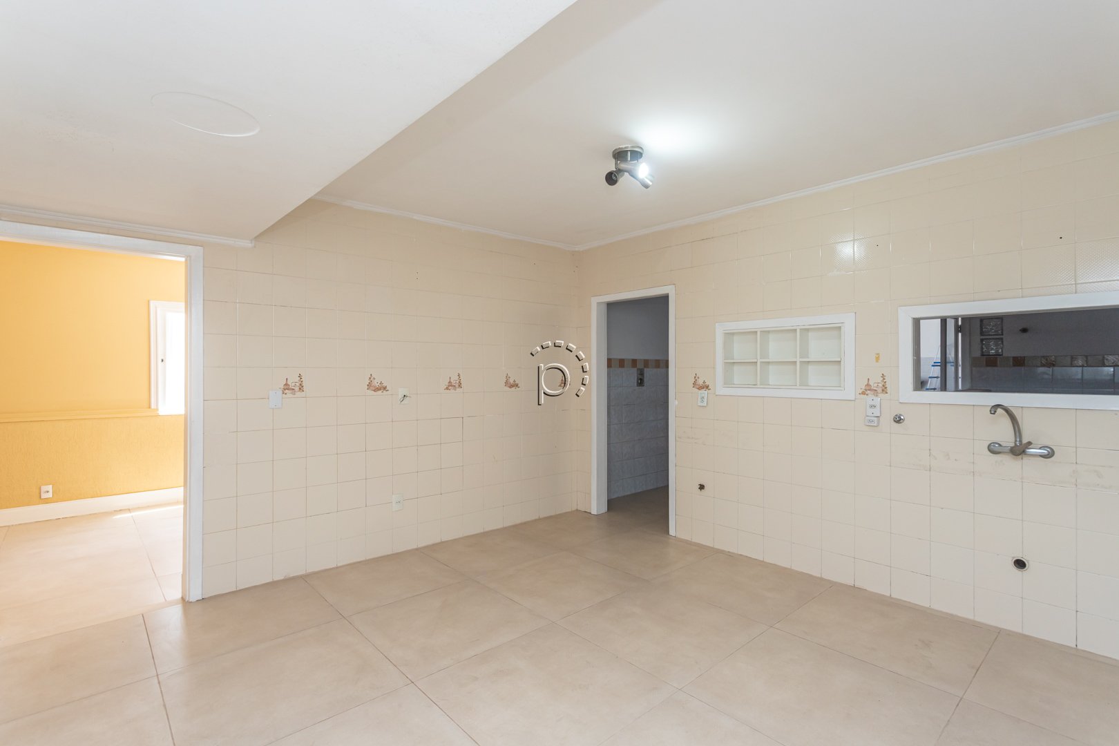 Casa à venda com 328m², 4 quartos, 1 suíte, 8 vagas no bairro Ipanema em Porto Alegre - Foto 13