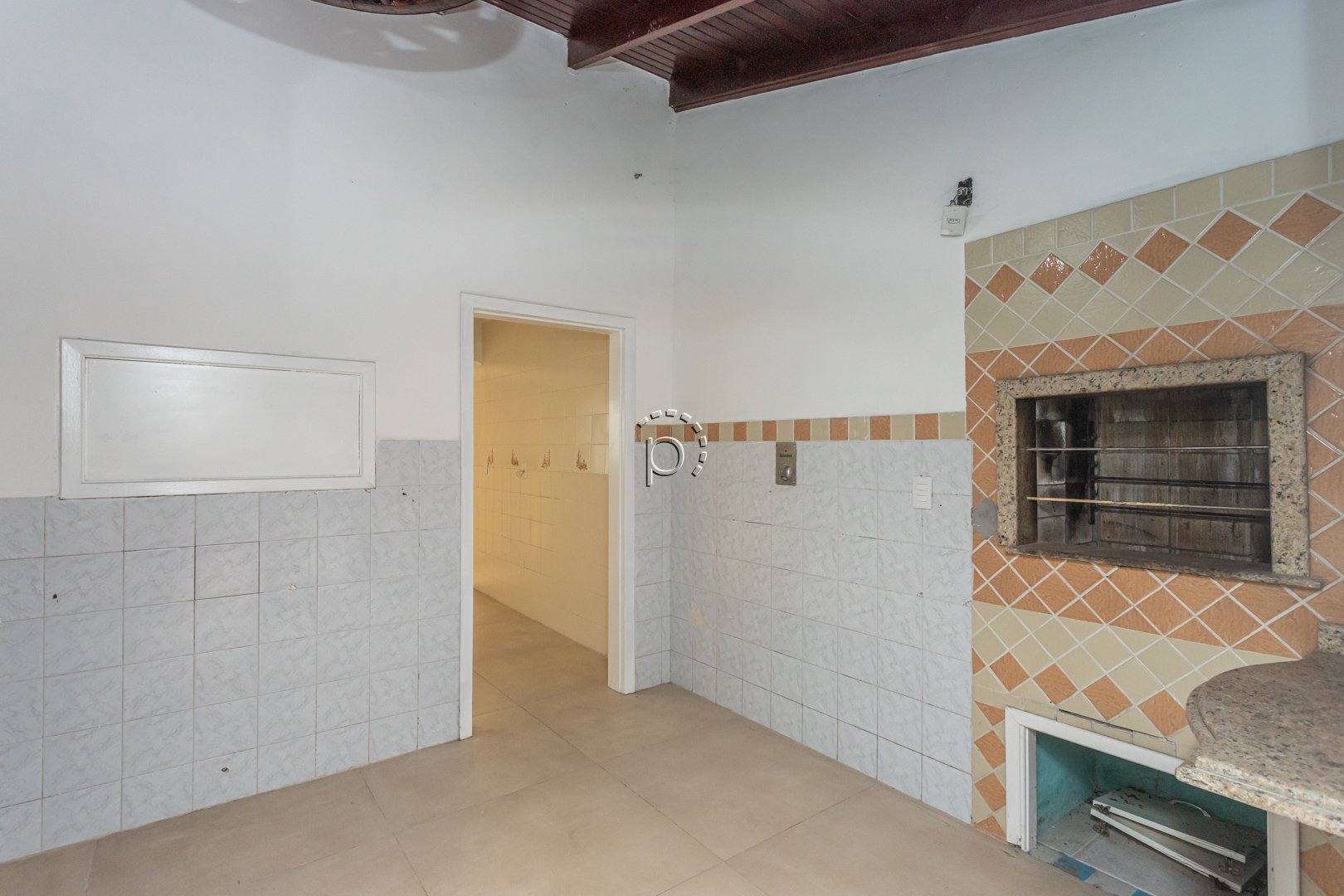 Casa à venda com 328m², 4 quartos, 1 suíte, 8 vagas no bairro Ipanema em Porto Alegre - Foto 15