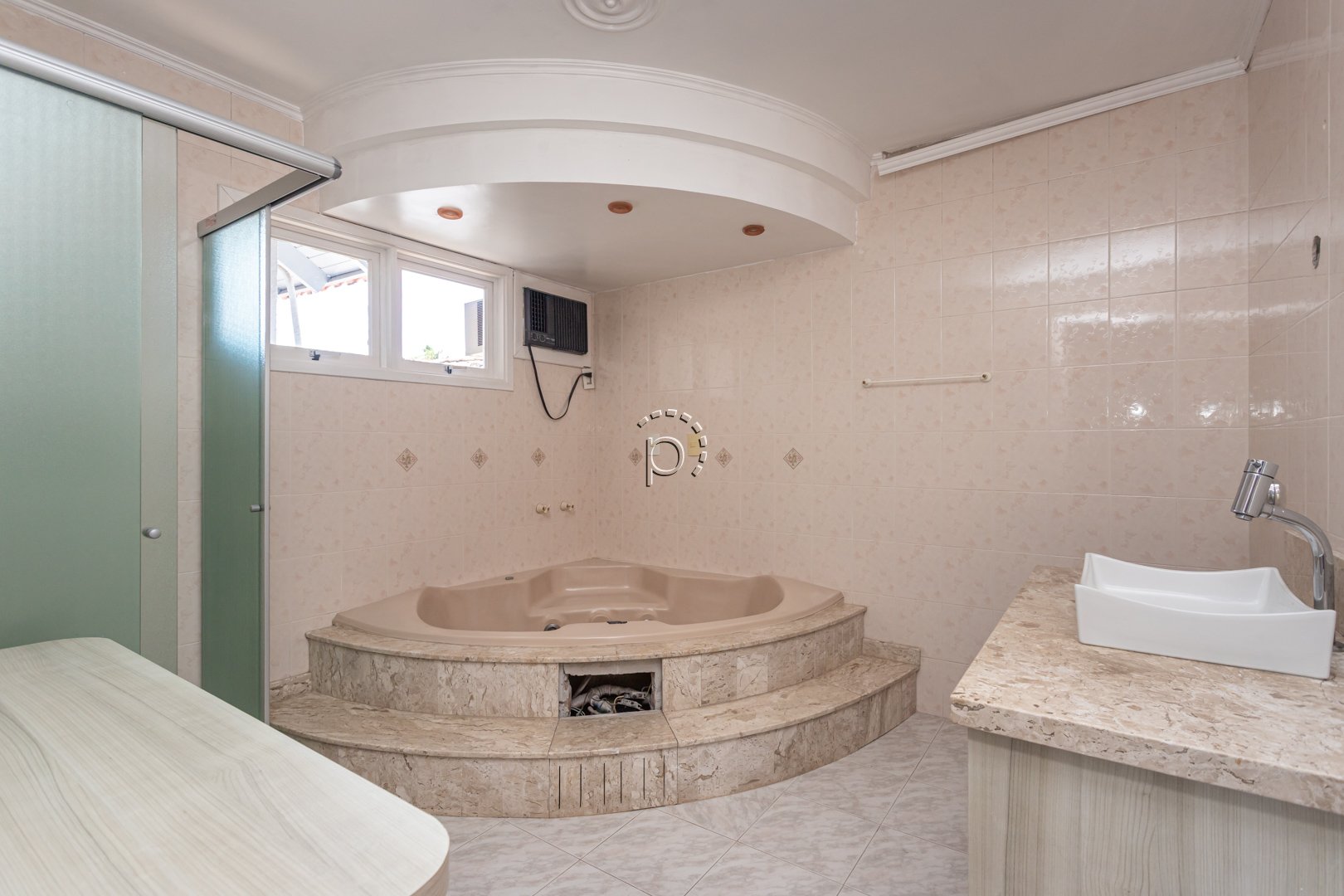 Casa à venda com 328m², 4 quartos, 1 suíte, 8 vagas no bairro Ipanema em Porto Alegre - Foto 37