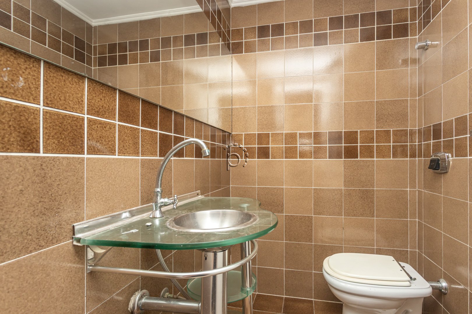 Casa à venda com 328m², 4 quartos, 1 suíte, 8 vagas no bairro Ipanema em Porto Alegre - Foto 11