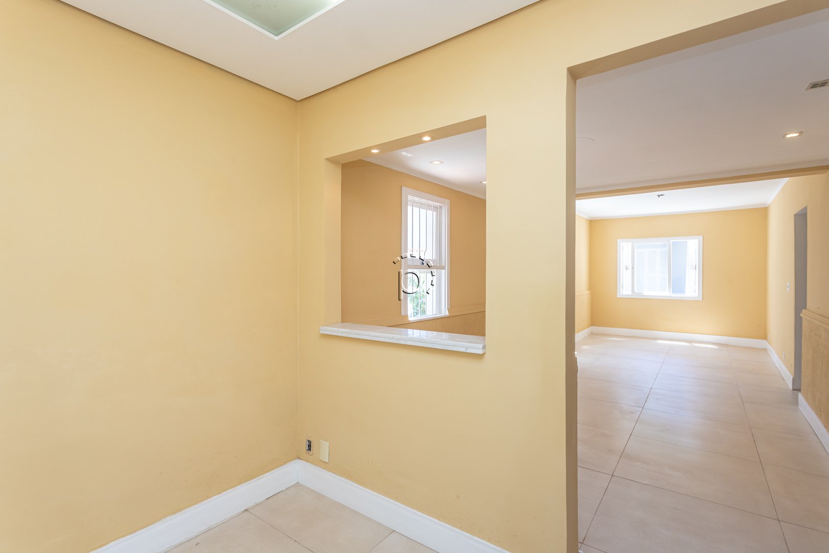 Casa à venda com 328m², 4 quartos, 1 suíte, 8 vagas no bairro Ipanema em Porto Alegre - Foto 10