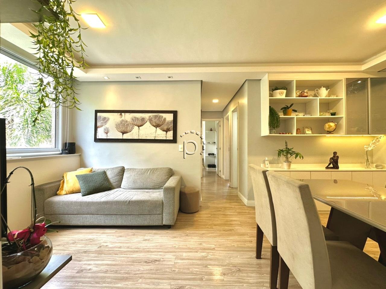 Apartamento à venda com 61m², 3 quartos, 1 suíte, 1 vaga no bairro Cavalhada em Porto Alegre