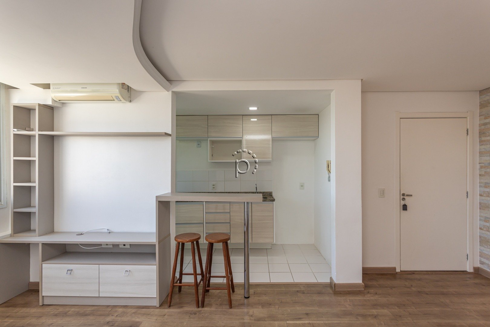 Apartamento à venda com 46m², 2 quartos, 1 vaga no bairro Cristal em Porto Alegre