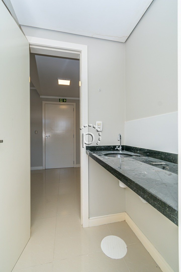 Sala para alugar com 28m², 1 vaga no bairro Tristeza em Porto Alegre - Foto 11