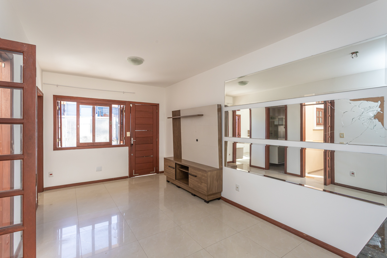 Casa para alugar com 74m², 2 quartos, 1 suíte, 2 vagas no bairro Hípica em Porto Alegre - Foto 5