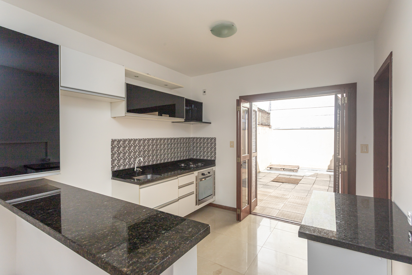 Casa para alugar com 74m², 2 quartos, 1 suíte, 2 vagas no bairro Hípica em Porto Alegre - Foto 8