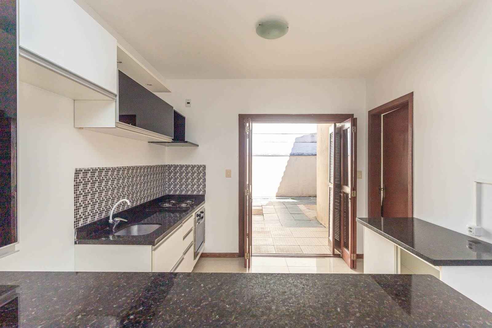 Casa para alugar com 74m², 2 quartos, 1 suíte, 2 vagas no bairro Hípica em Porto Alegre - Foto 9