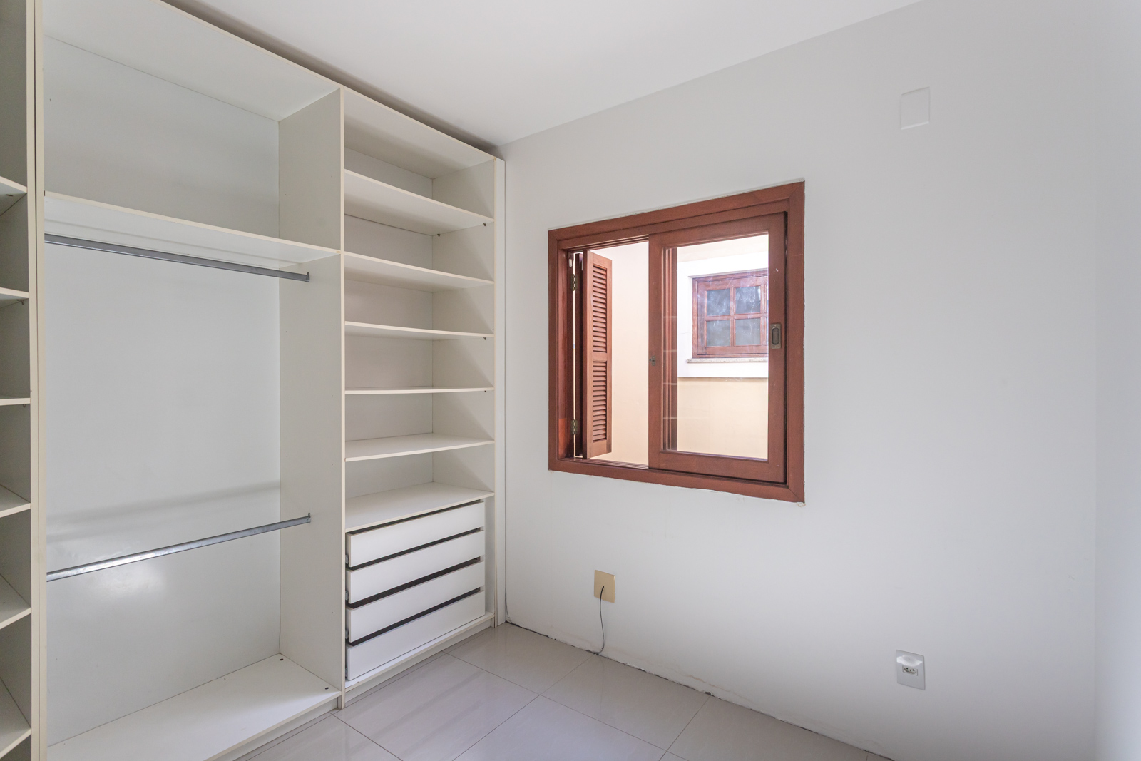 Casa para alugar com 74m², 2 quartos, 1 suíte, 2 vagas no bairro Hípica em Porto Alegre - Foto 32