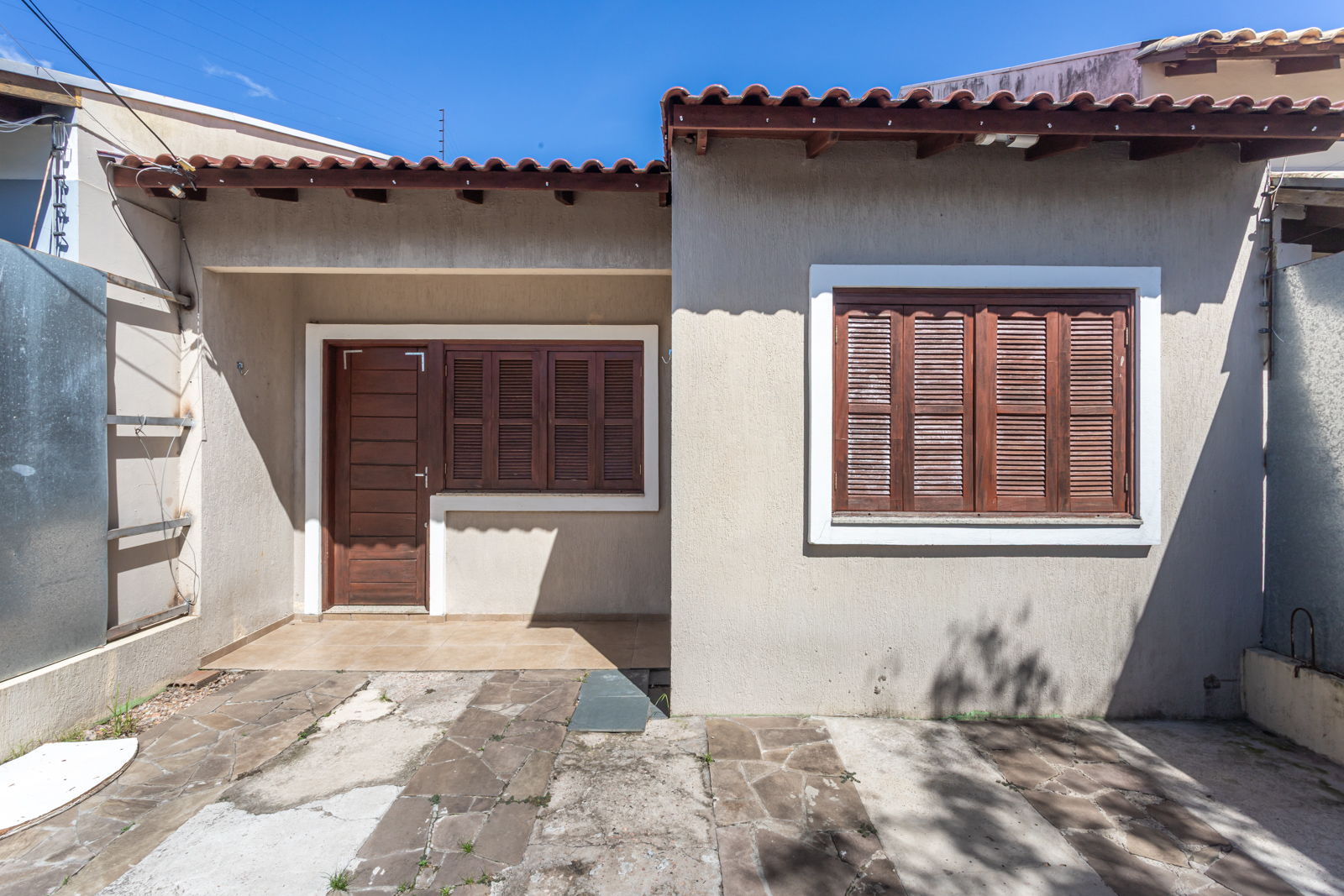 Casa para alugar com 74m², 2 quartos, 1 suíte, 2 vagas no bairro Hípica em Porto Alegre