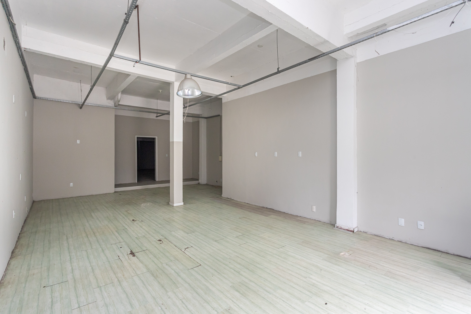 Loja para alugar com 245m² no bairro Tristeza em Porto Alegre - Foto 6