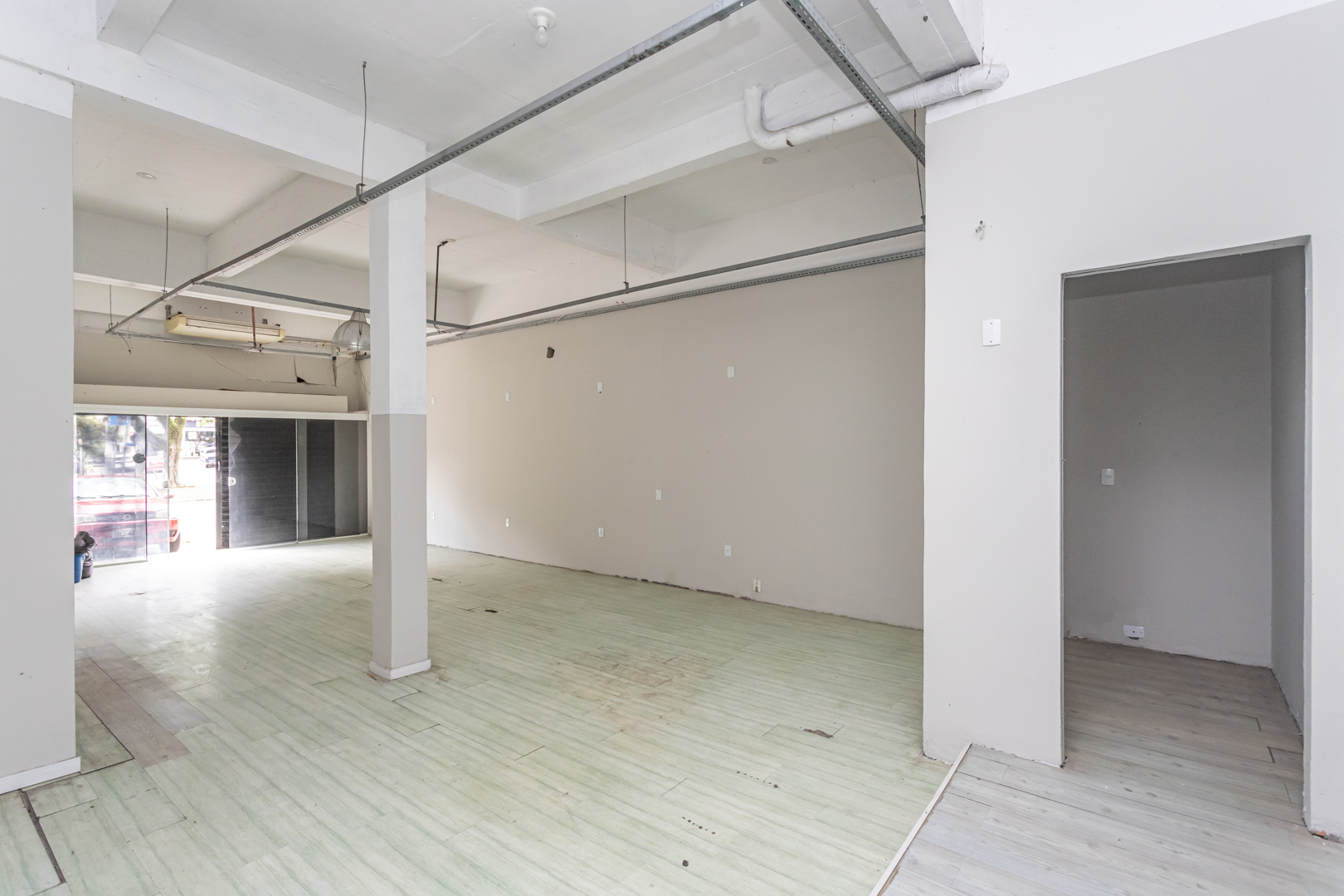 Loja para alugar com 245m² no bairro Tristeza em Porto Alegre - Foto 2