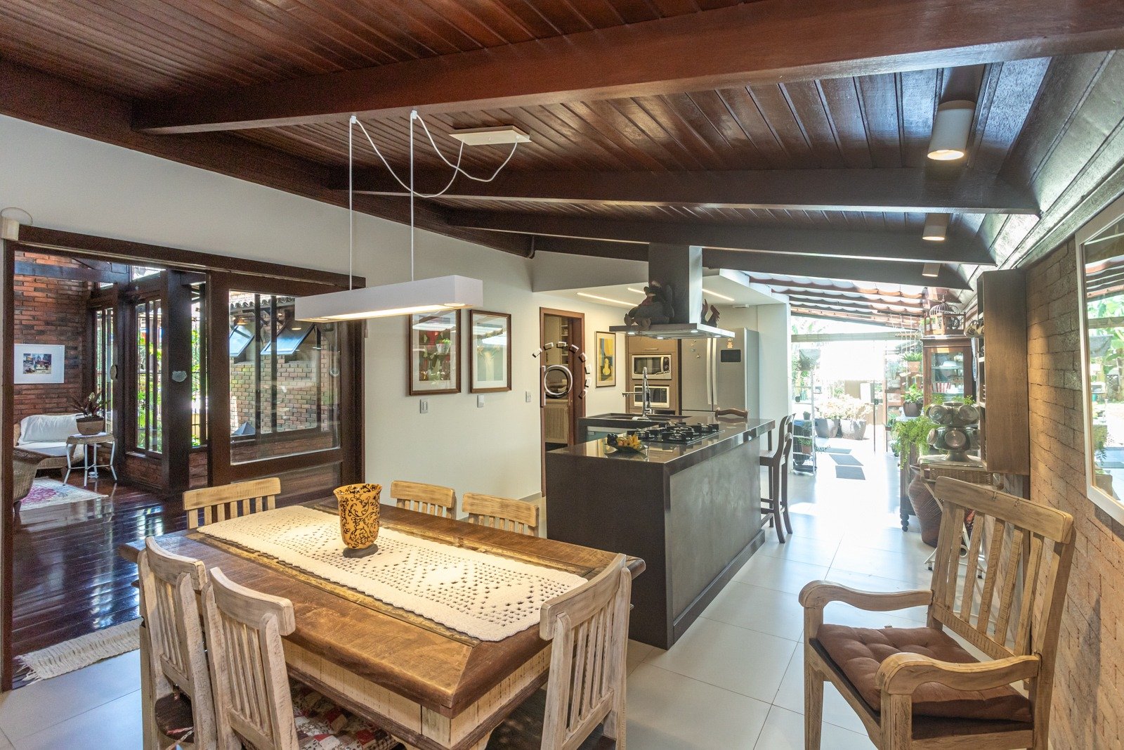 Casa à venda com 280m², 3 quartos, 2 suítes, 3 vagas no bairro Guarujá em Porto Alegre - Foto 19