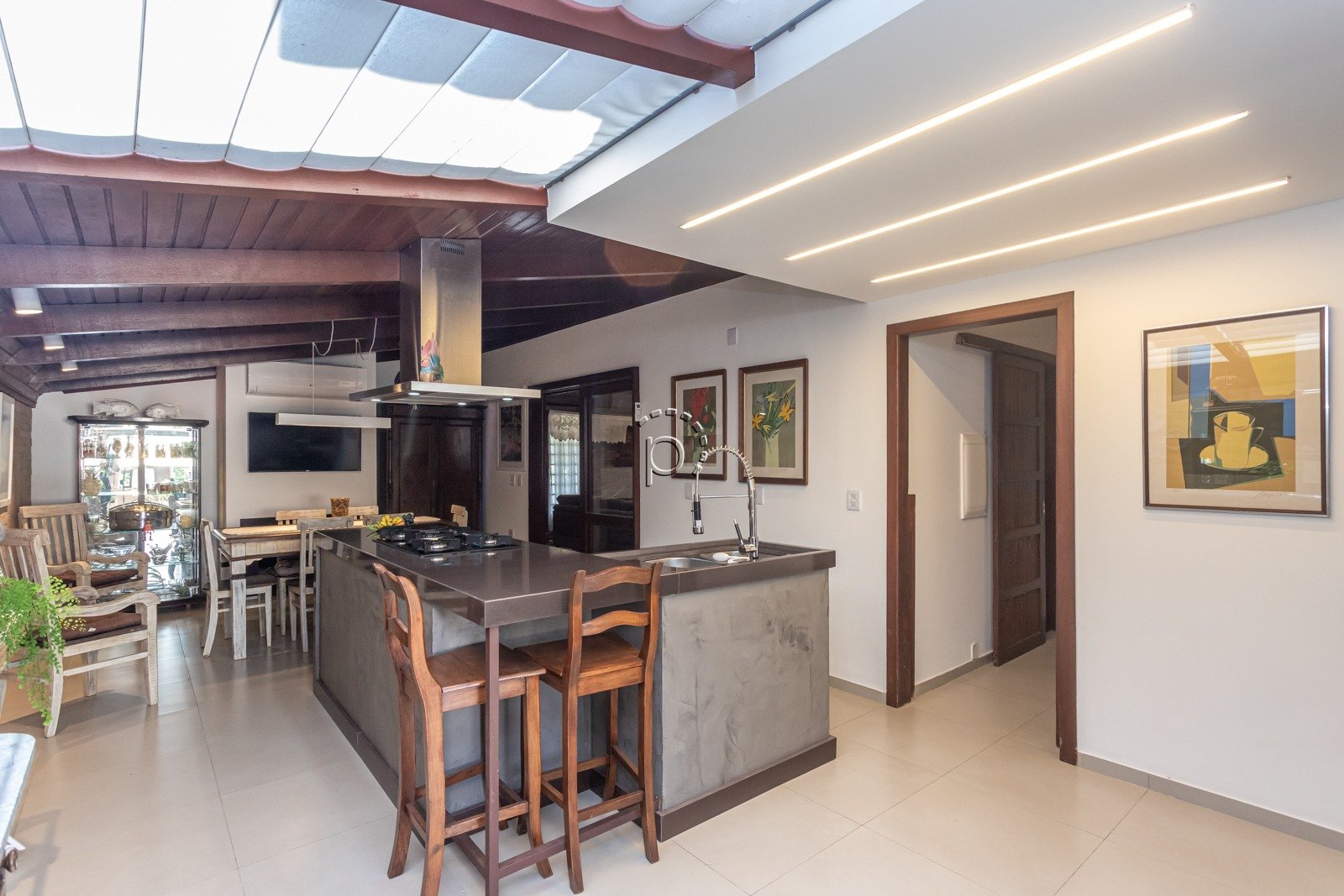 Casa à venda com 280m², 3 quartos, 2 suítes, 3 vagas no bairro Guarujá em Porto Alegre - Foto 20