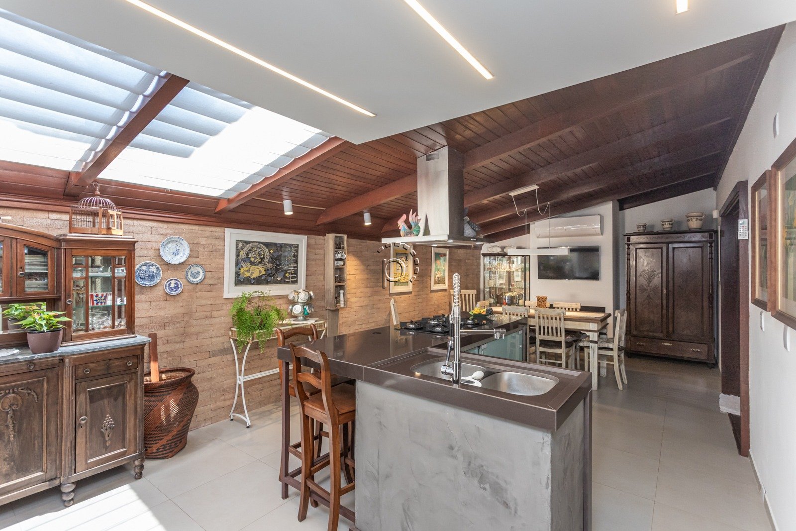 Casa à venda com 280m², 3 quartos, 2 suítes, 3 vagas no bairro Guarujá em Porto Alegre - Foto 22