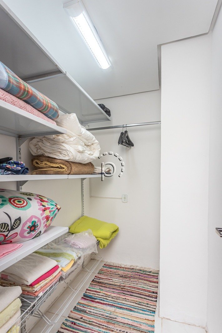 Casa à venda com 280m², 3 quartos, 2 suítes, 3 vagas no bairro Guarujá em Porto Alegre - Foto 31