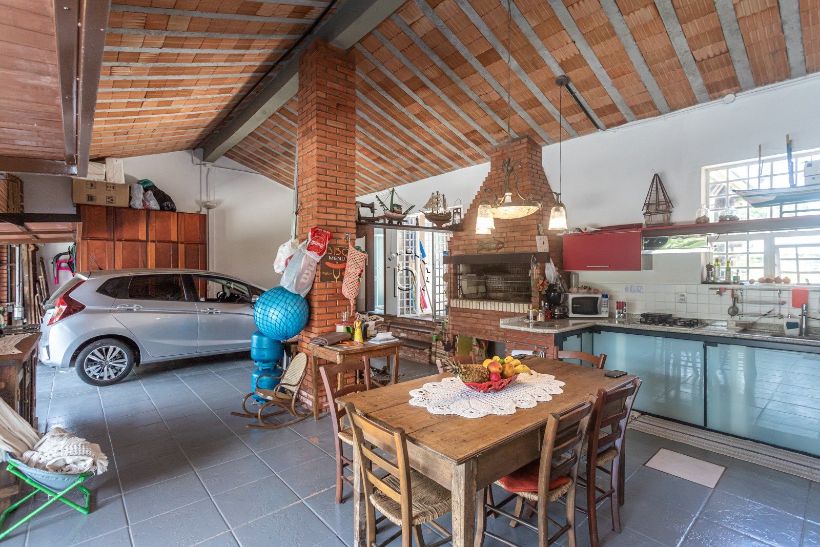 Casa à venda com 280m², 3 quartos, 2 suítes, 3 vagas no bairro Guarujá em Porto Alegre - Foto 9