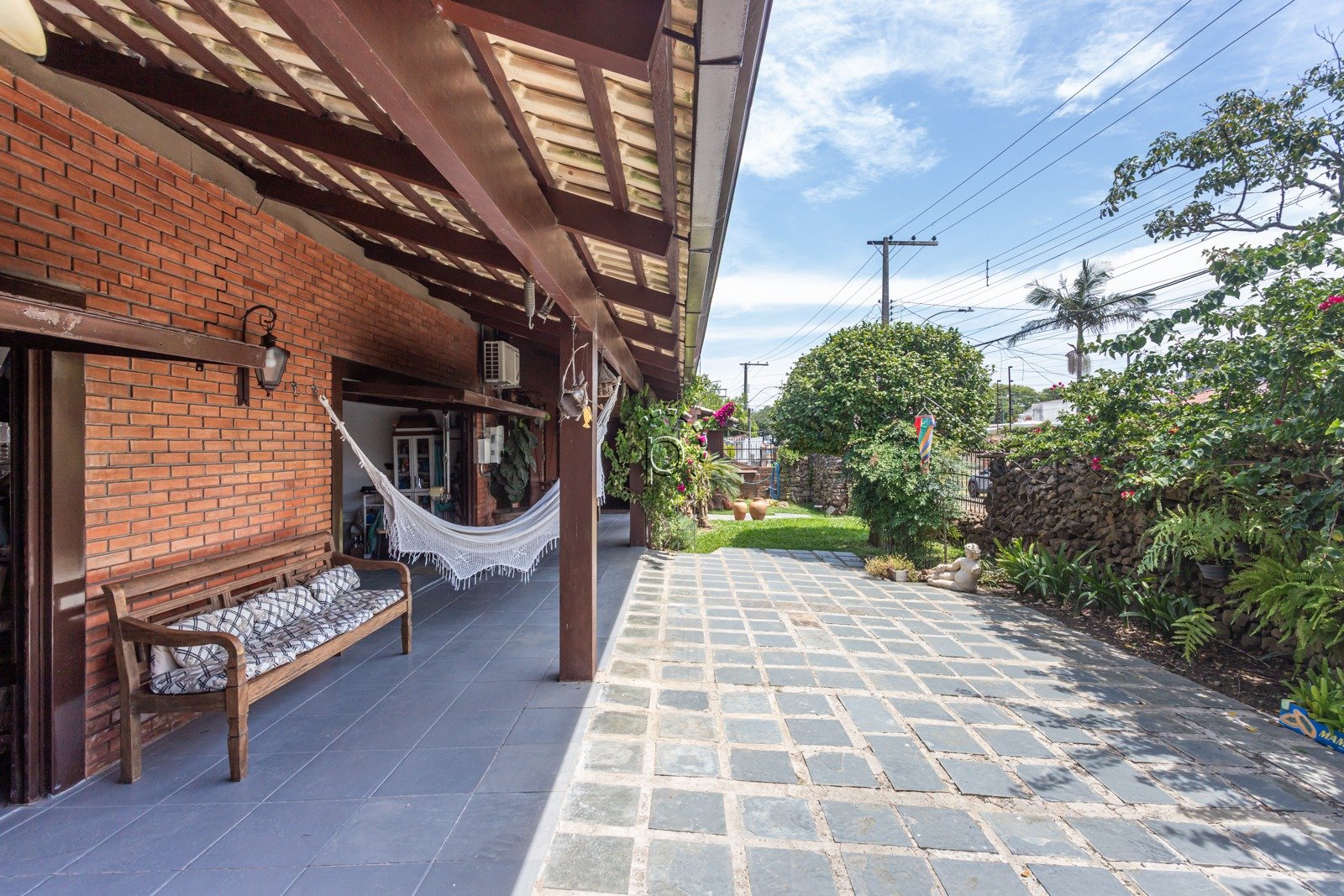 Casa à venda com 280m², 3 quartos, 2 suítes, 3 vagas no bairro Guarujá em Porto Alegre - Foto 5