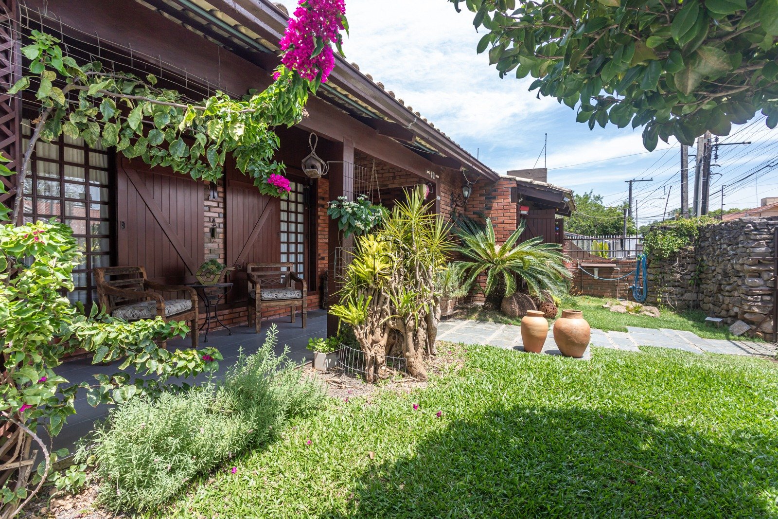 Casa à venda com 280m², 3 quartos, 2 suítes, 3 vagas no bairro Guarujá em Porto Alegre - Foto 3