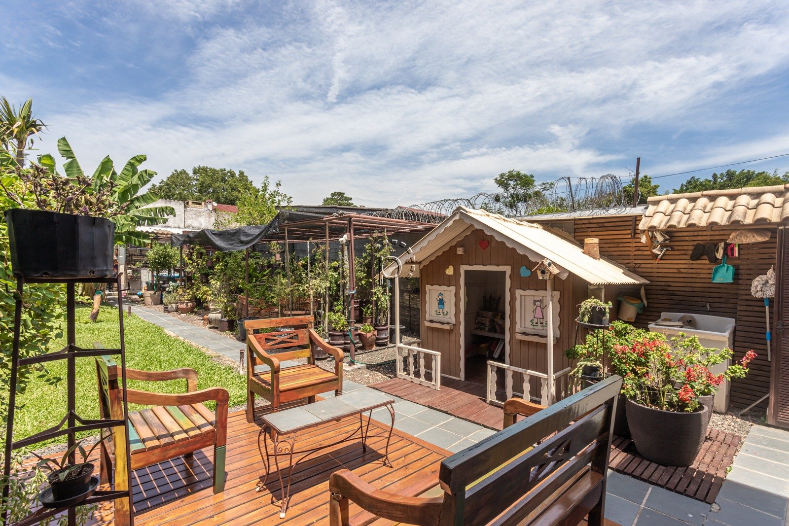 Casa à venda com 280m², 3 quartos, 2 suítes, 3 vagas no bairro Guarujá em Porto Alegre - Foto 35