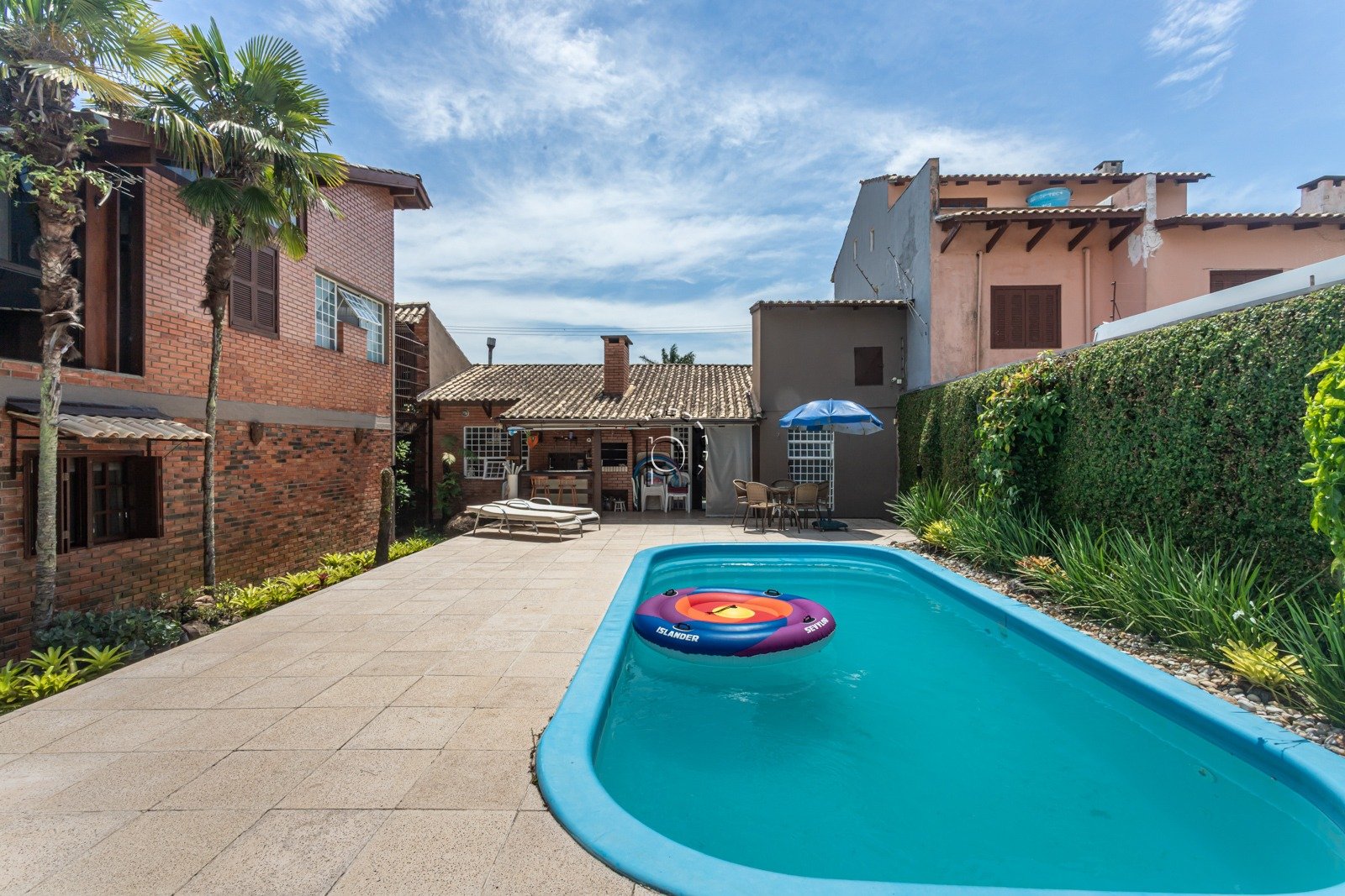 Casa à venda com 280m², 3 quartos, 2 suítes, 3 vagas no bairro Guarujá em Porto Alegre - Foto 43