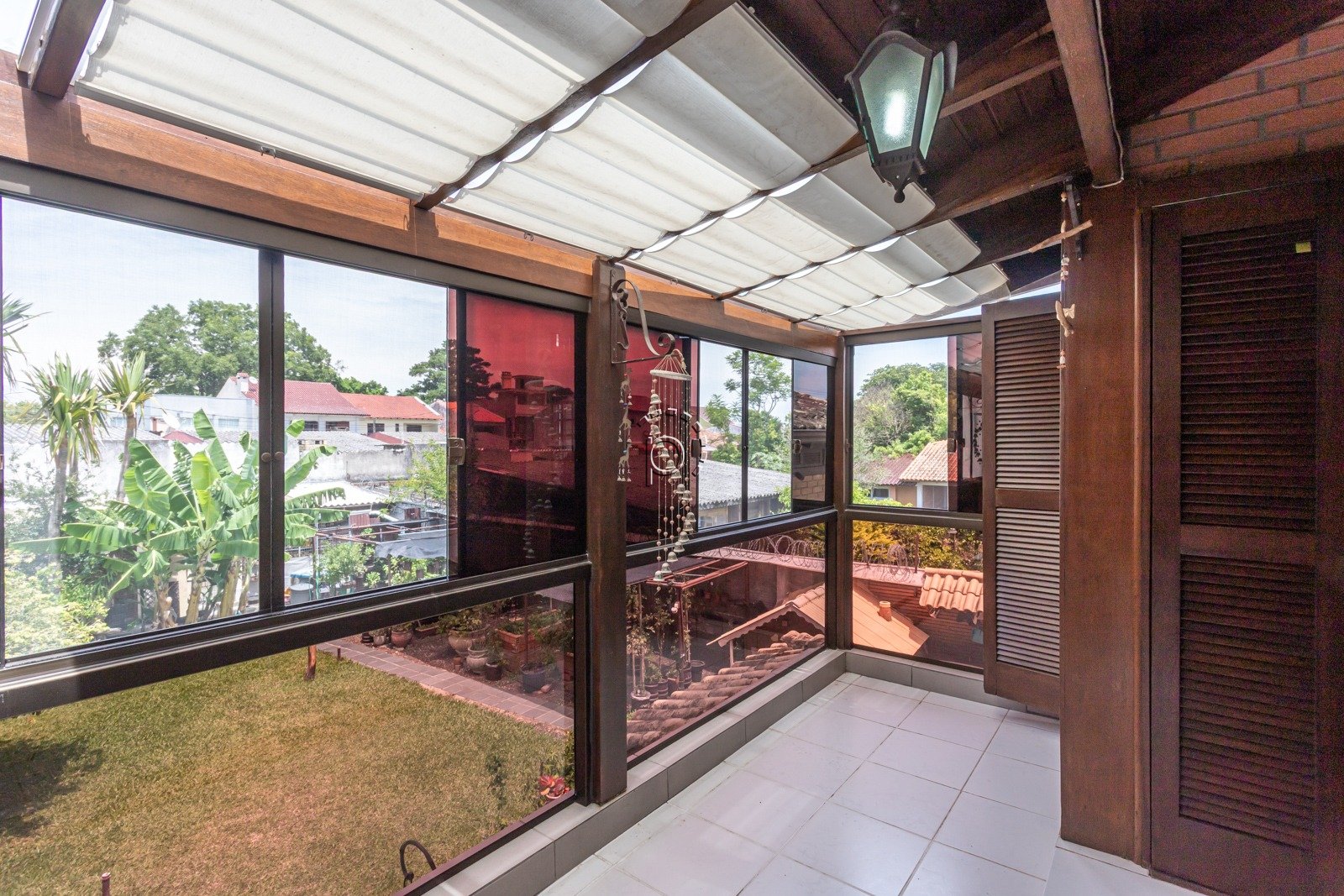 Casa à venda com 280m², 3 quartos, 2 suítes, 3 vagas no bairro Guarujá em Porto Alegre - Foto 61