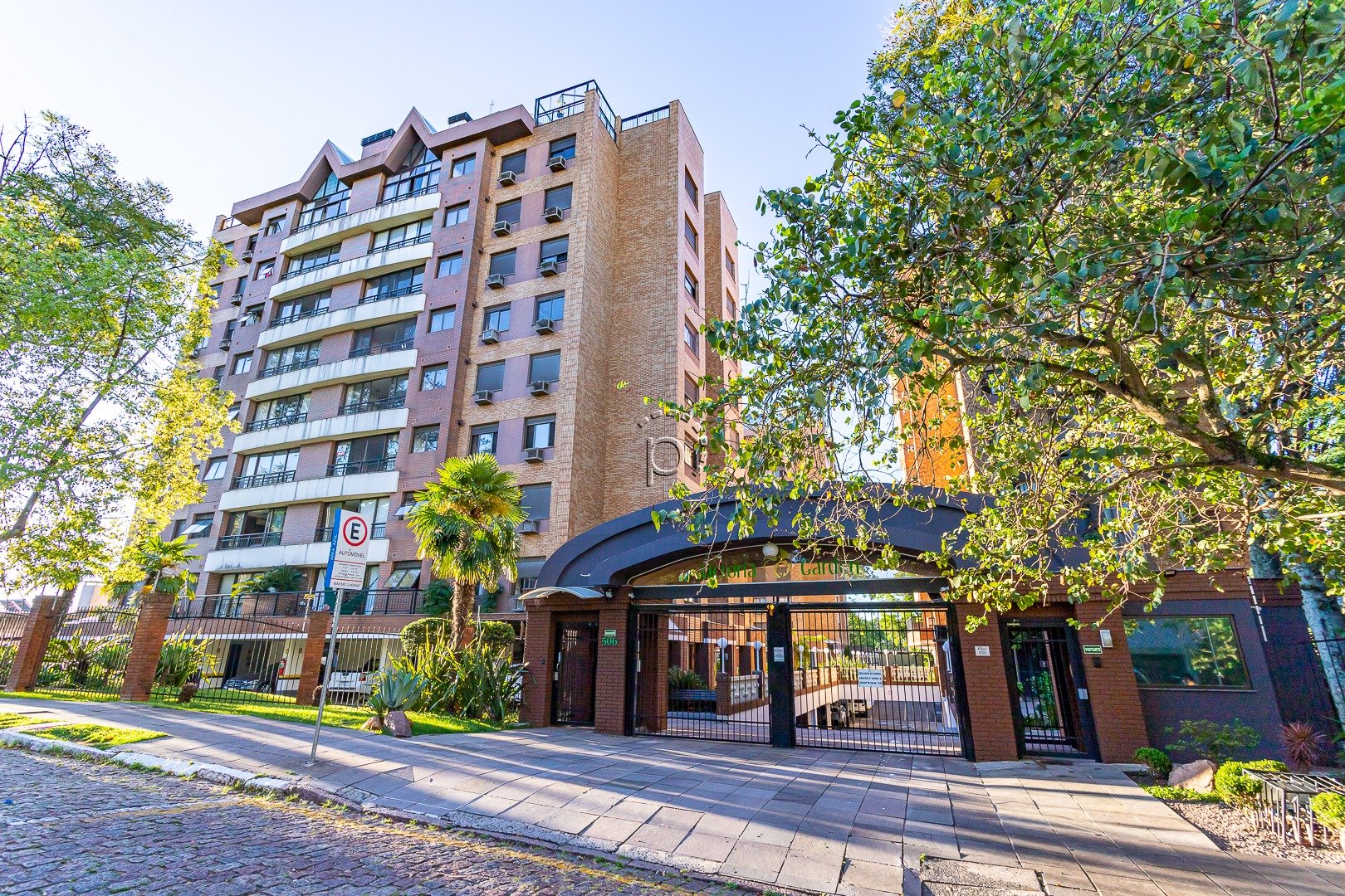 Apartamento para alugar com 95m², 2 quartos, 1 suíte, 2 vagas no bairro Tristeza em Porto Alegre