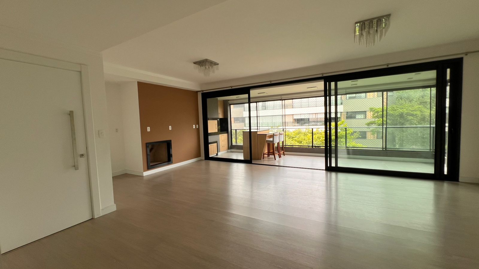 Apartamento à venda com 163m², 3 quartos, 3 suítes, 3 vagas no bairro Pedra Redonda em Porto Alegre