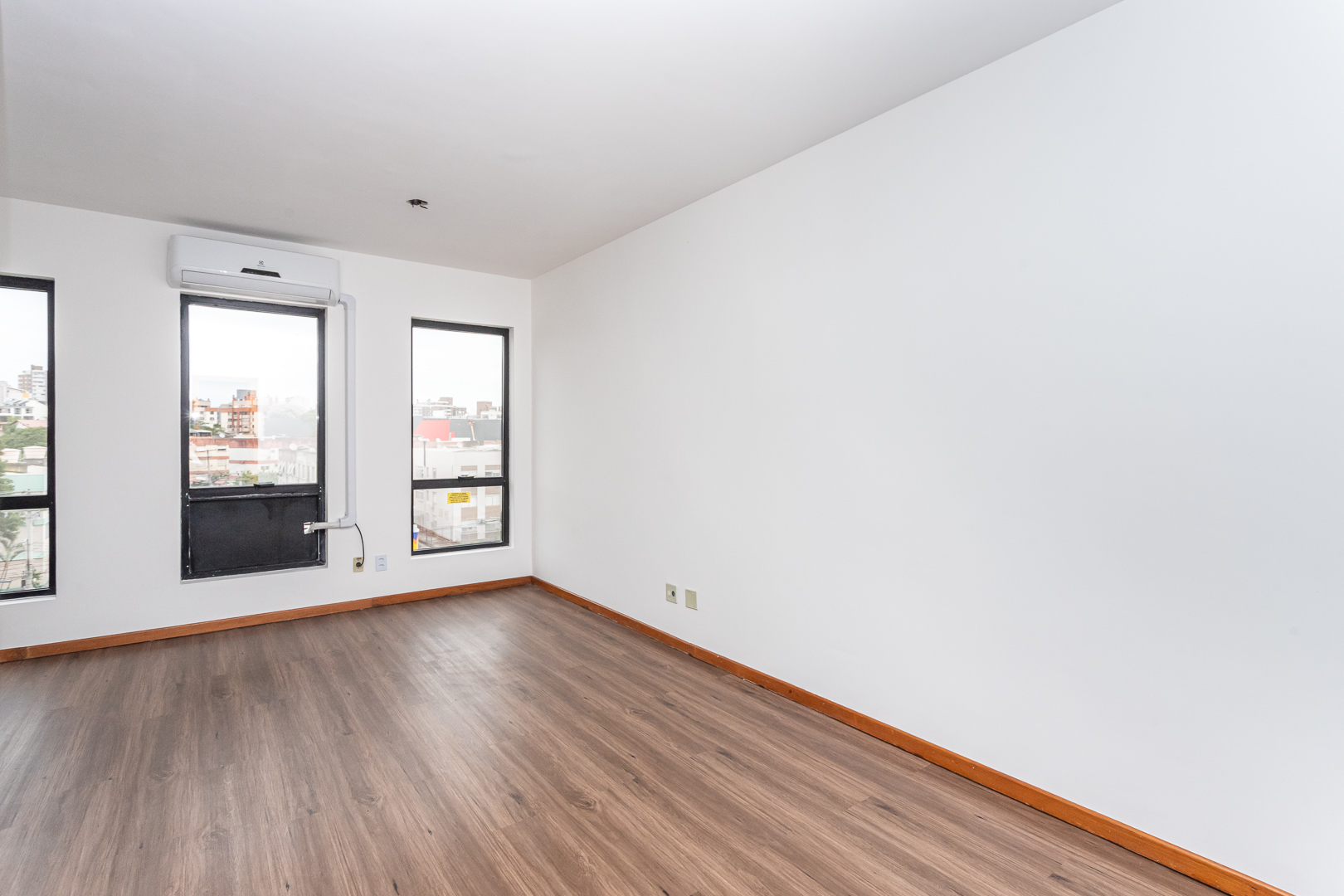 Sala para alugar com 27m² no bairro Tristeza em Porto Alegre - Foto 2