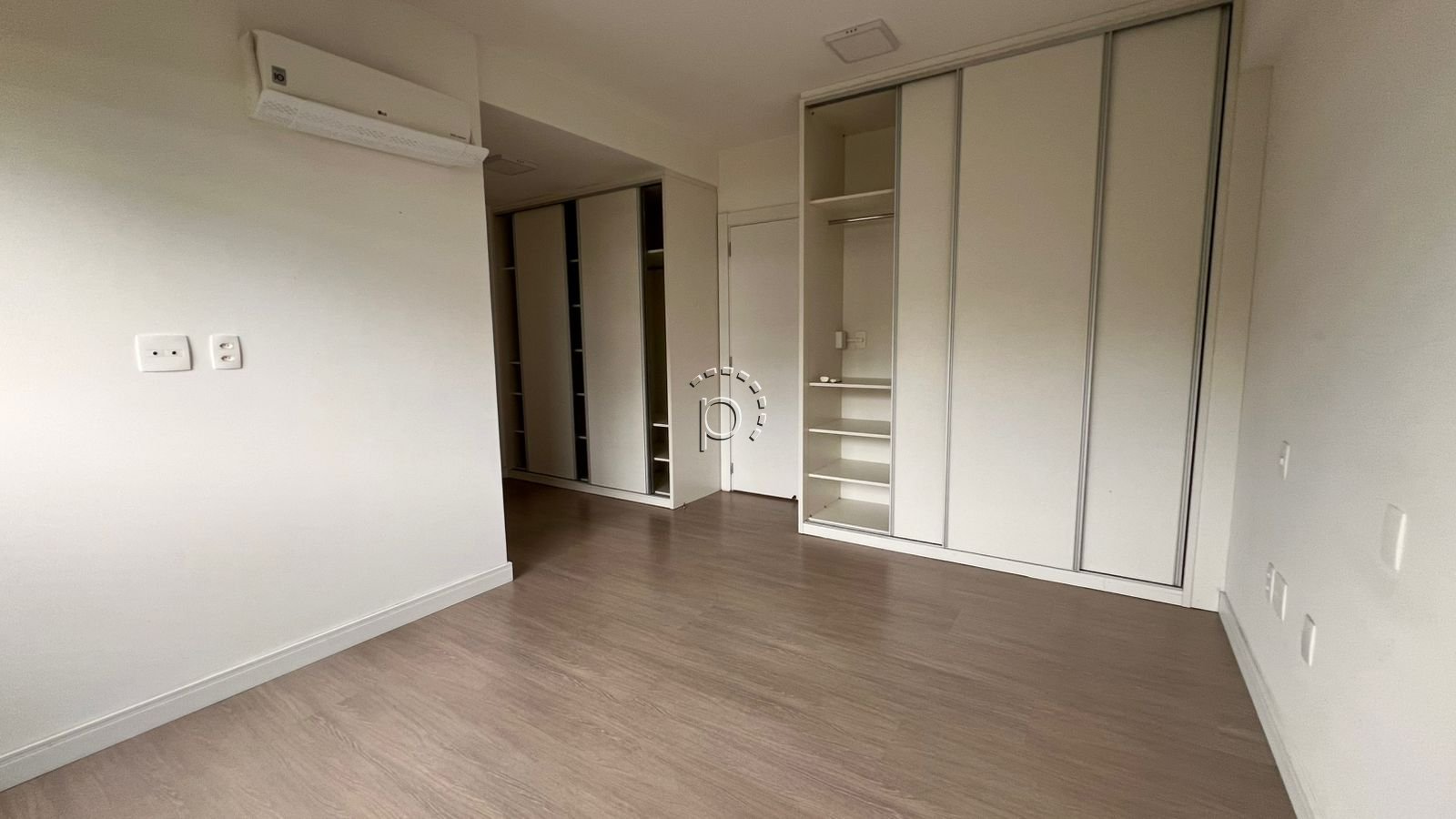 Apartamento para alugar com 163m², 3 quartos, 3 suítes, 3 vagas no bairro Pedra Redonda em Porto Alegre - Foto 12