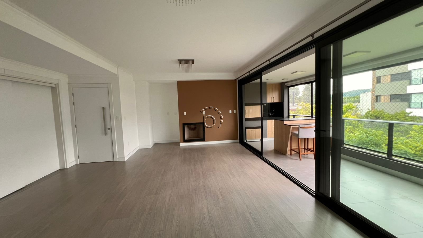 Apartamento para alugar com 163m², 3 quartos, 3 suítes, 3 vagas no bairro Pedra Redonda em Porto Alegre - Foto 2