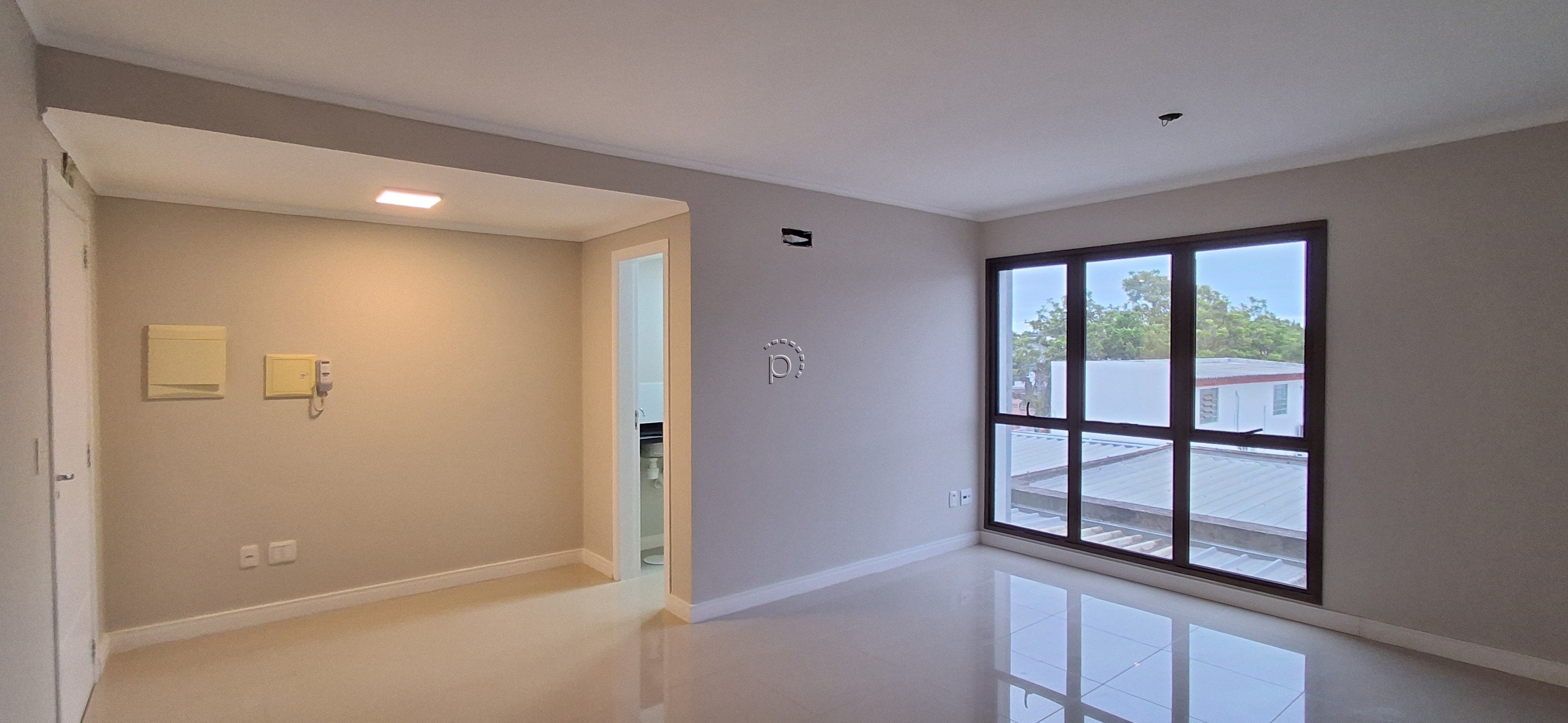 Sala para alugar com 28m², 1 vaga no bairro Tristeza em Porto Alegre